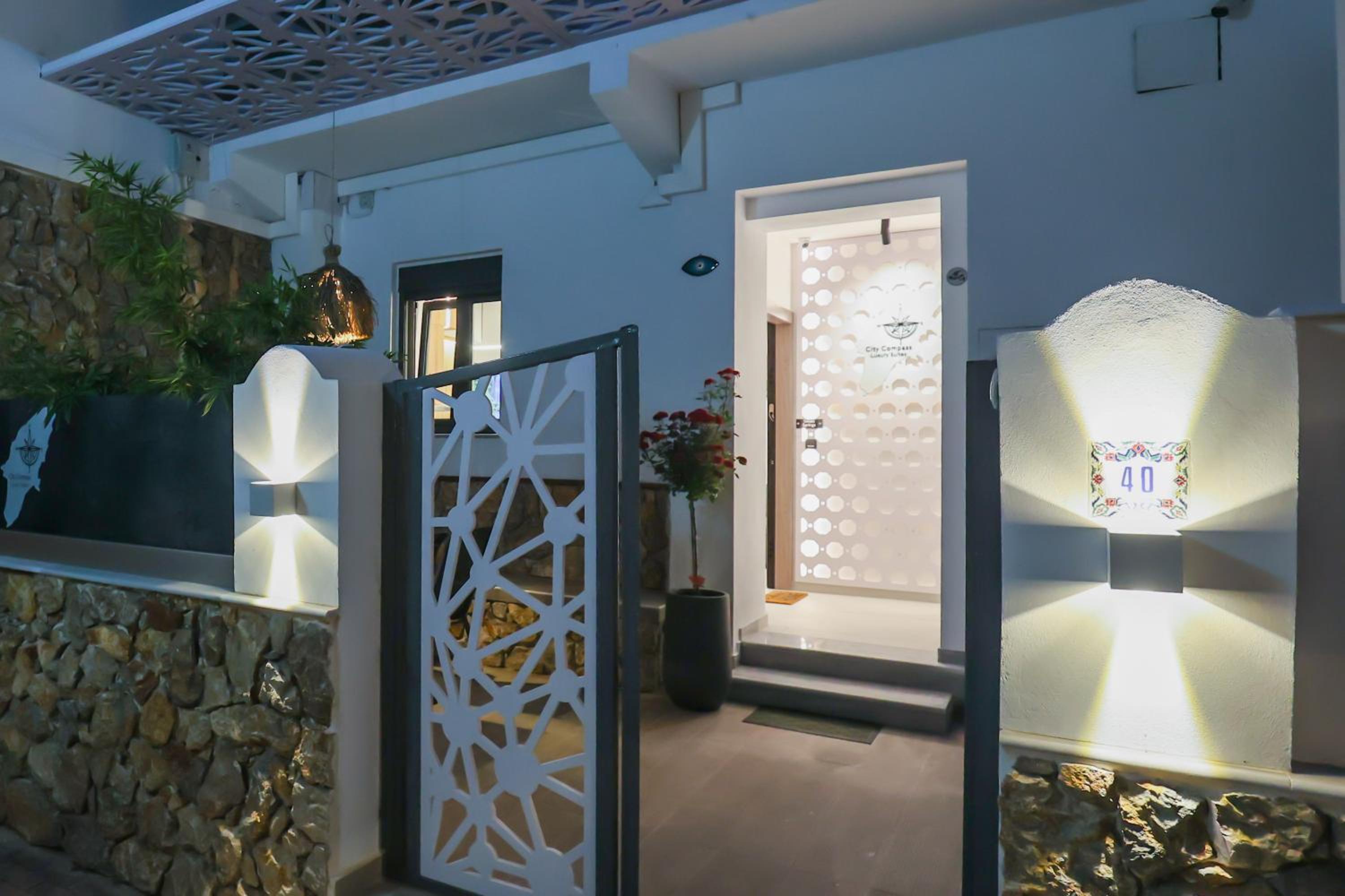 City Compass Luxury Suites