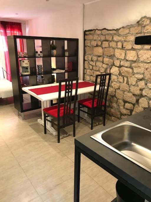 Cozy studio apartment in the heart of old town Rab view 5