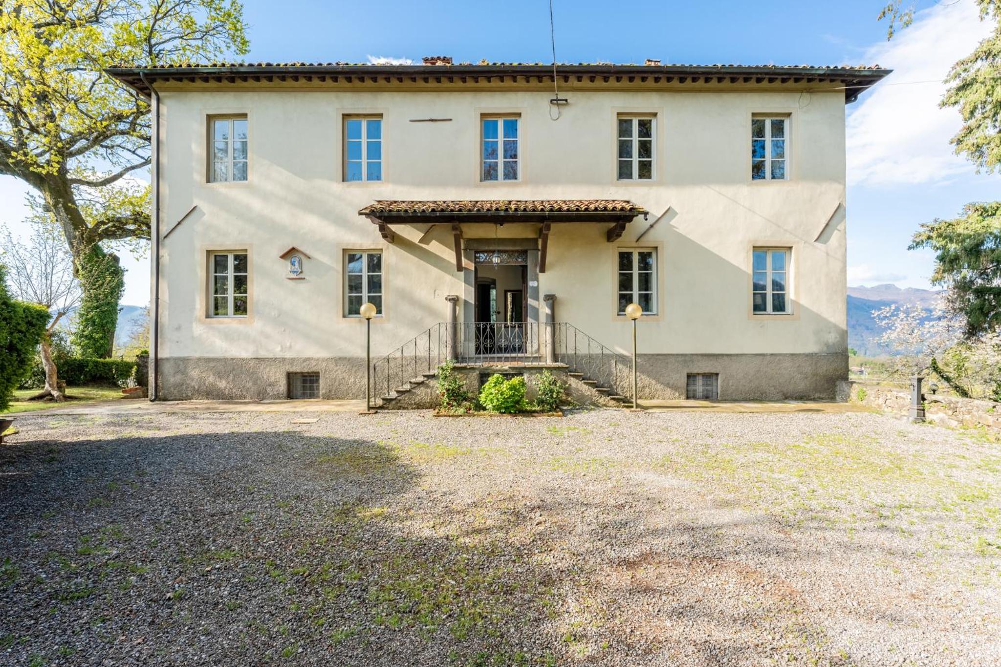 tuscanskye - villa sofia with private swimming pool and garden view 4