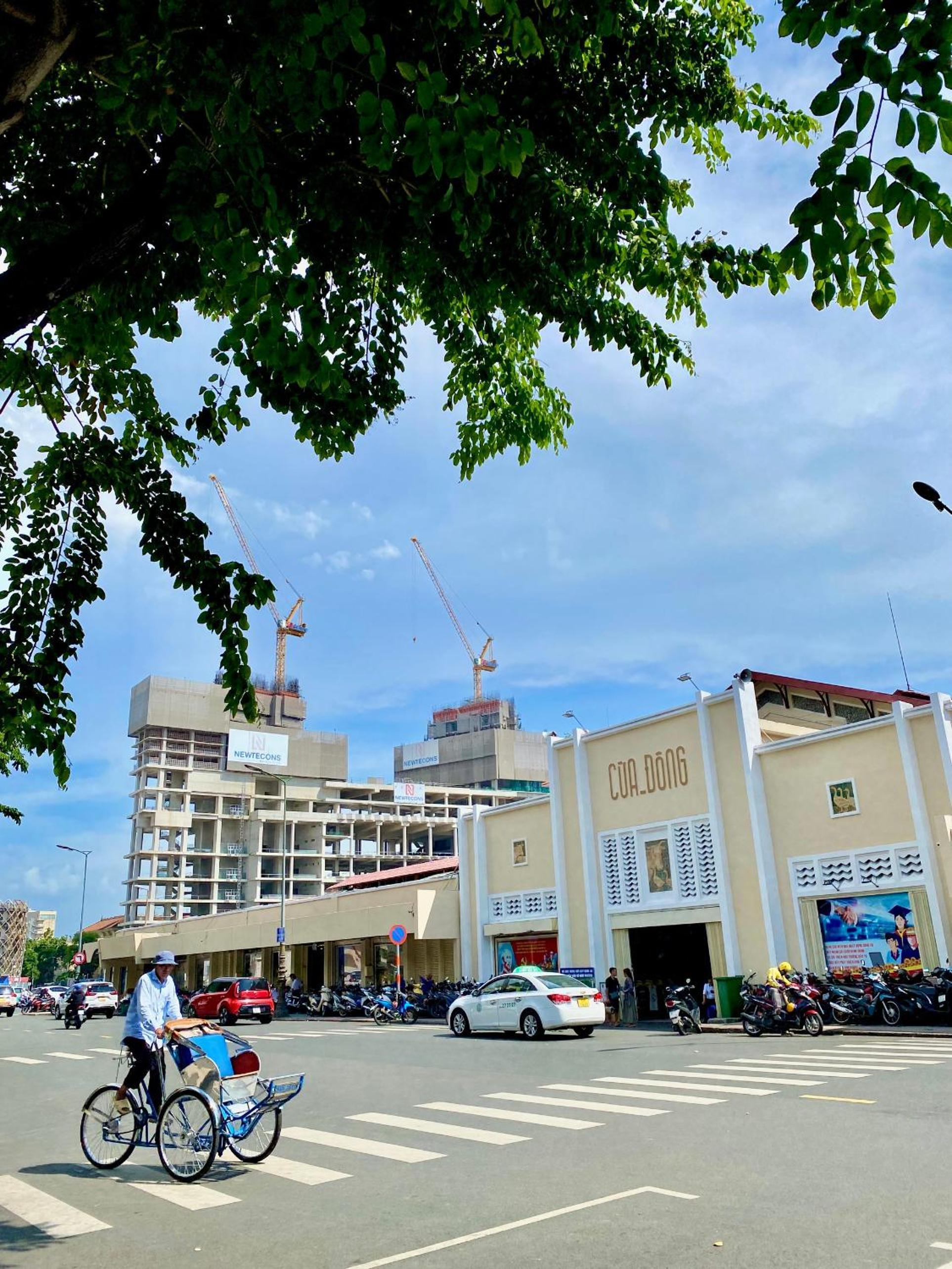 Le Bijou Chic in the Heart of Saigon Charm with VIEW