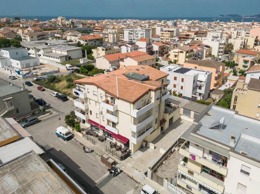 Terrazza Privata! Appartamento con Wi-FI e Aria Condizionata view 3