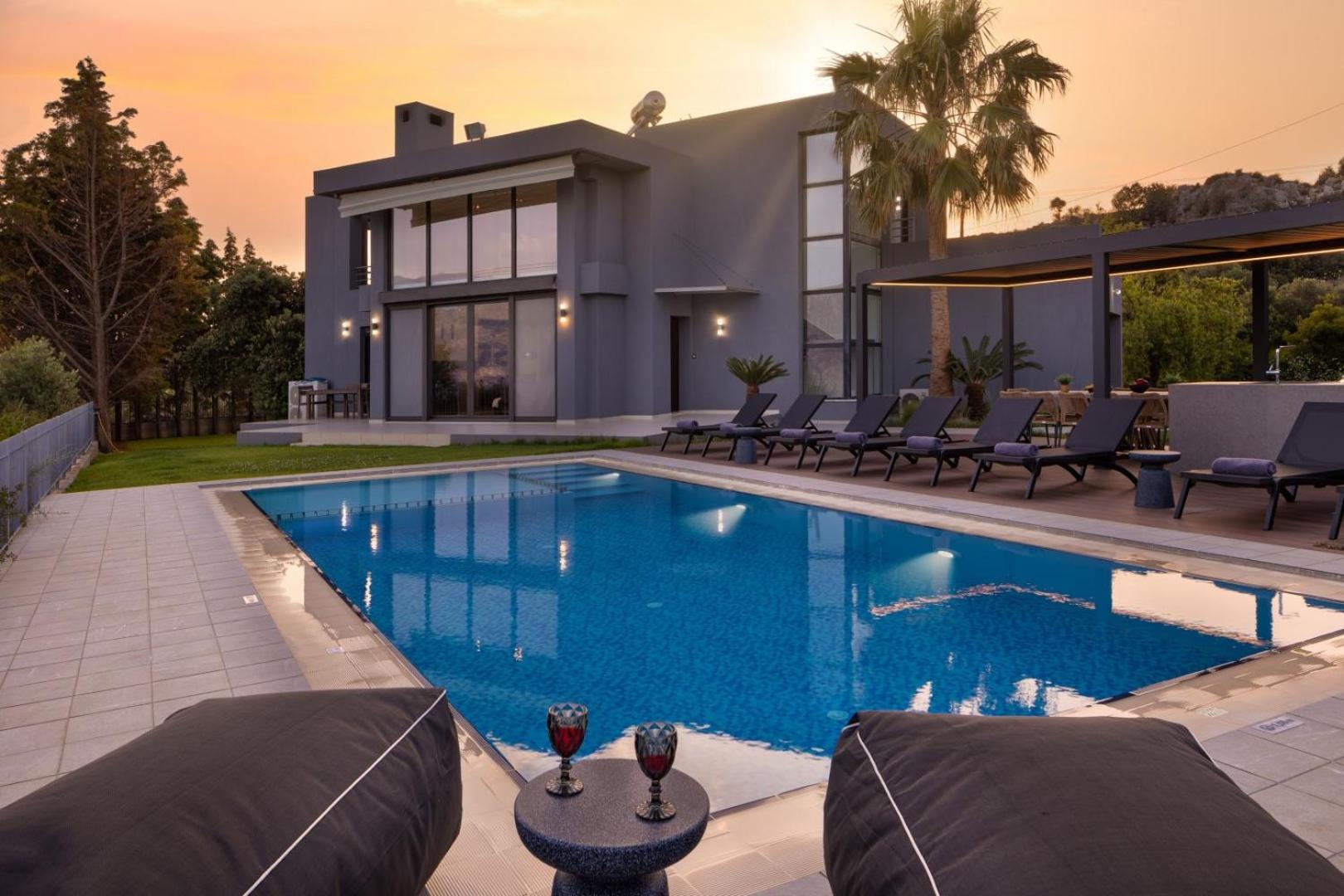 SeaSilia Luxury Villa
