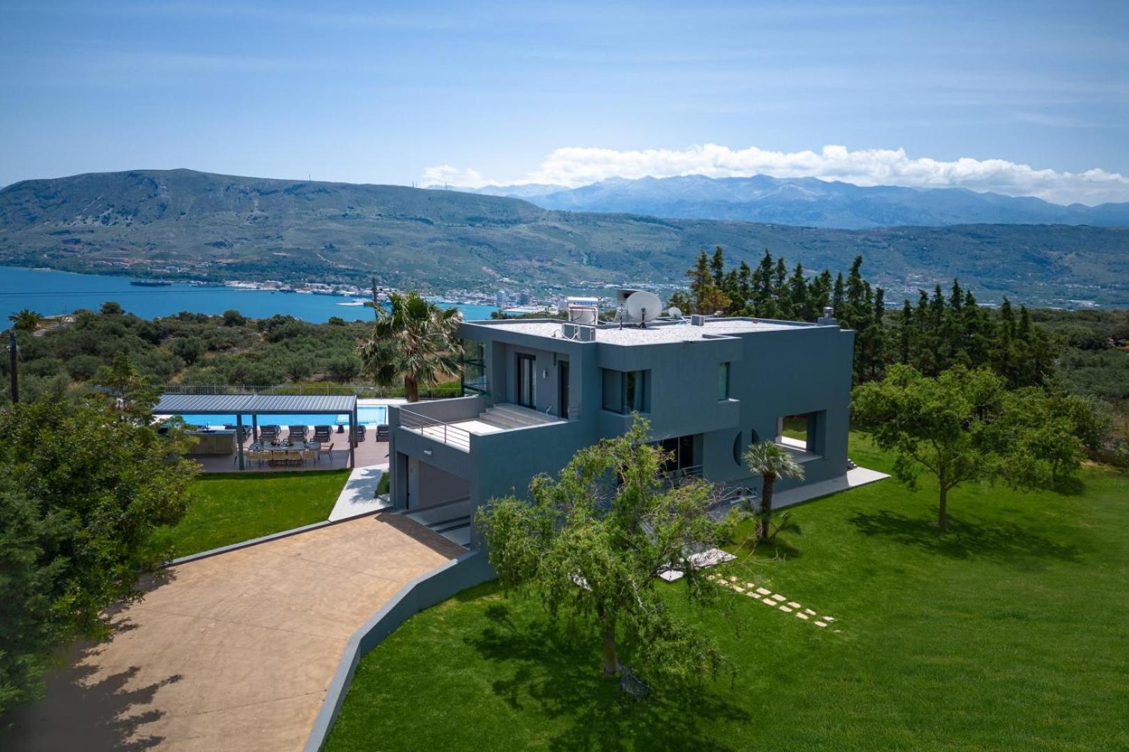 SeaSilia Luxury Villa