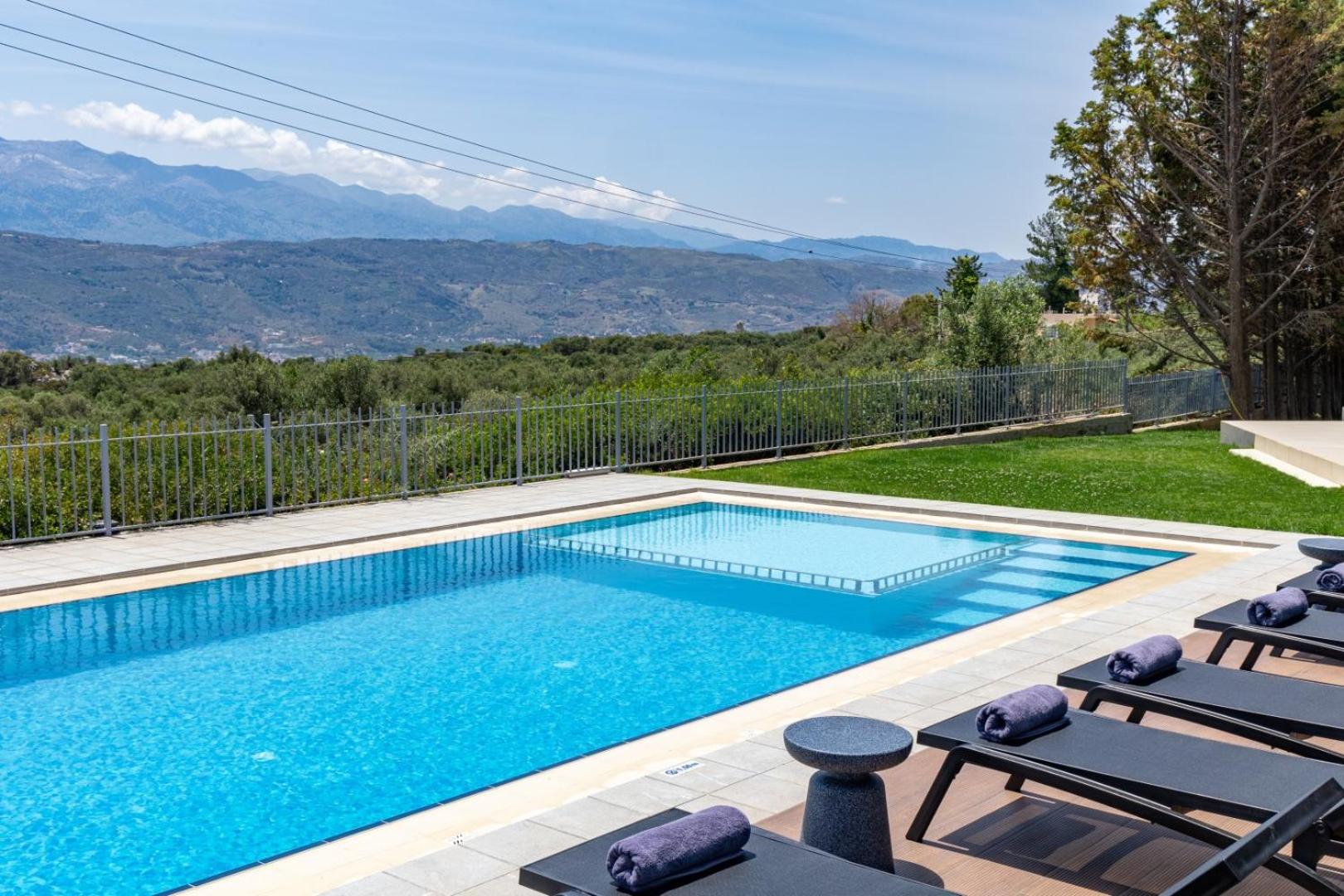 SeaSilia Luxury Villa