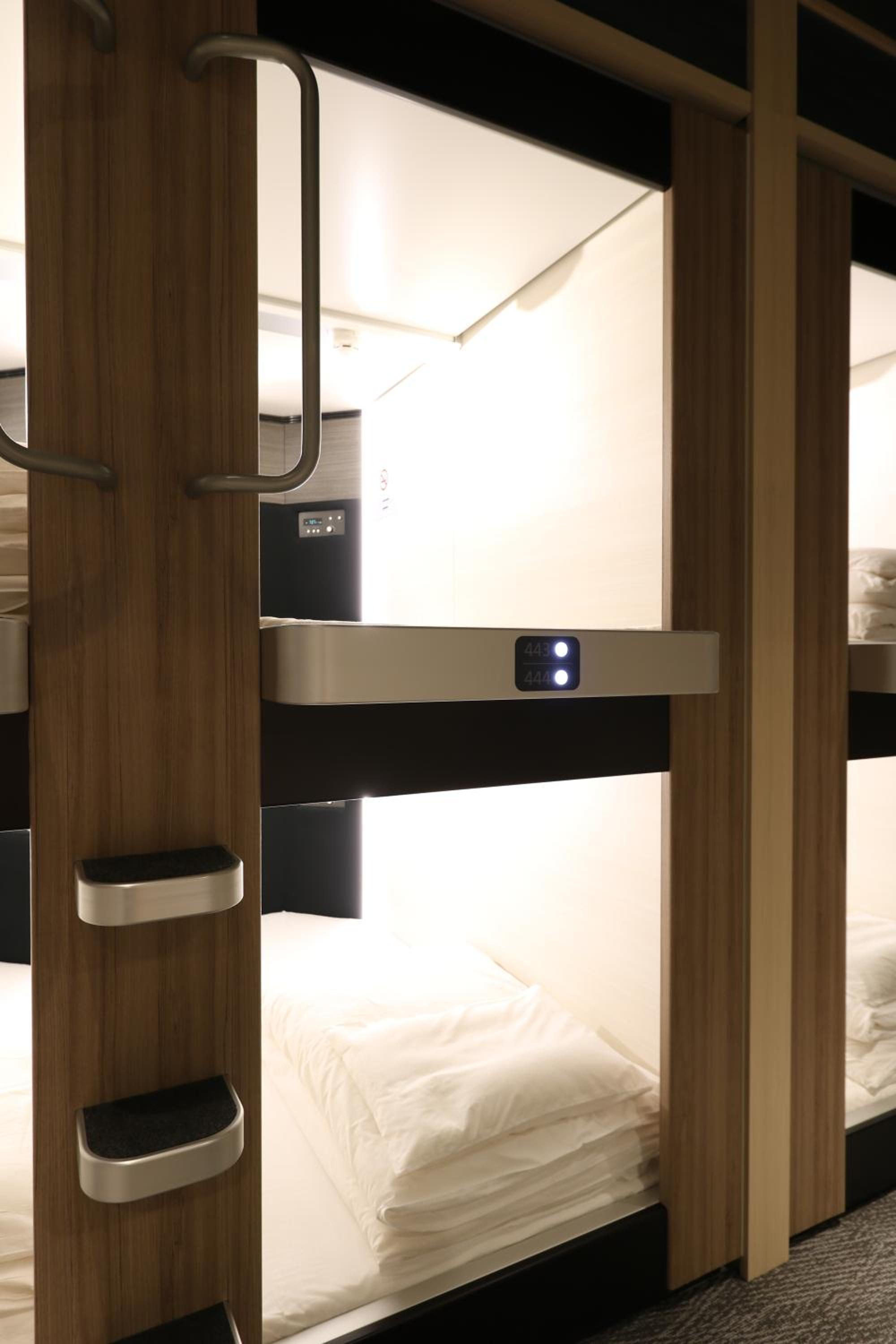 Cabin & Capsule Hotel J-SHIP Osaka Namba photo 10 of 46