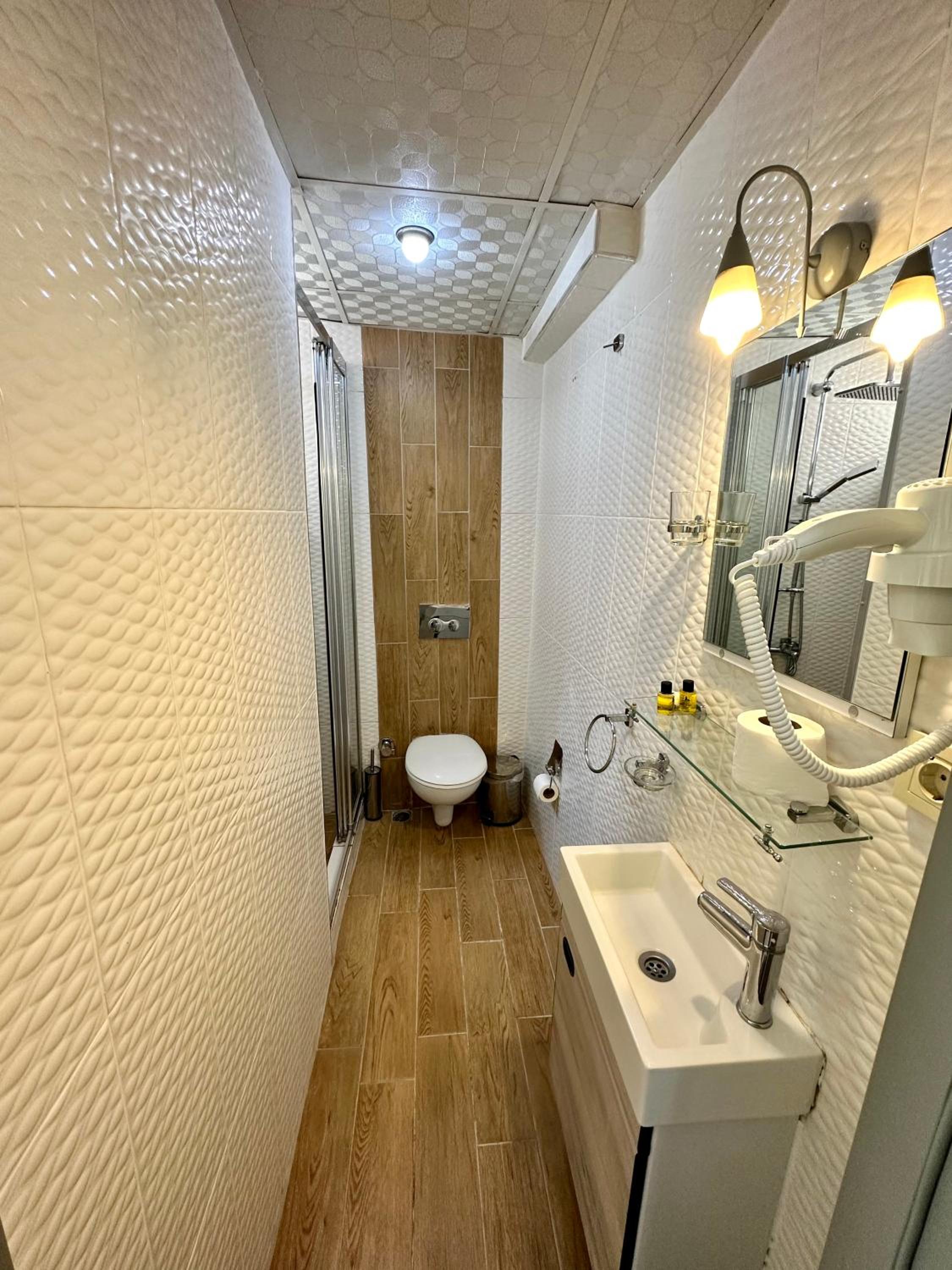 Crowned Plus Otel - Image 47