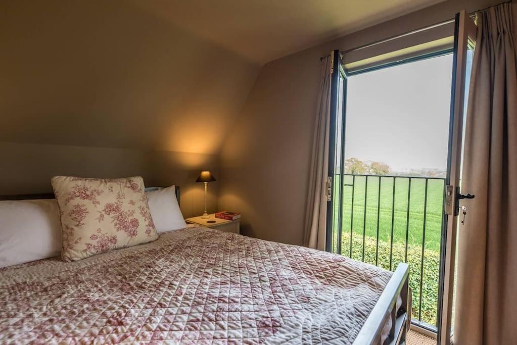 Gardiners Cottage Barn, Braiseworth view 3