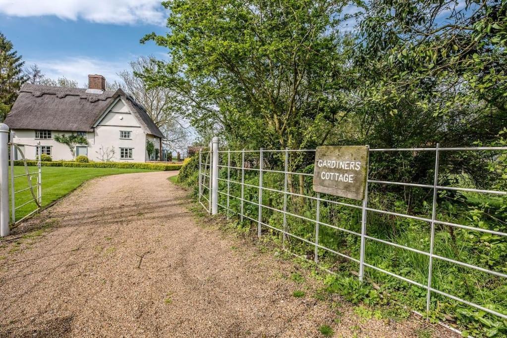Gardiners Cottage Barn, Braiseworth view 4