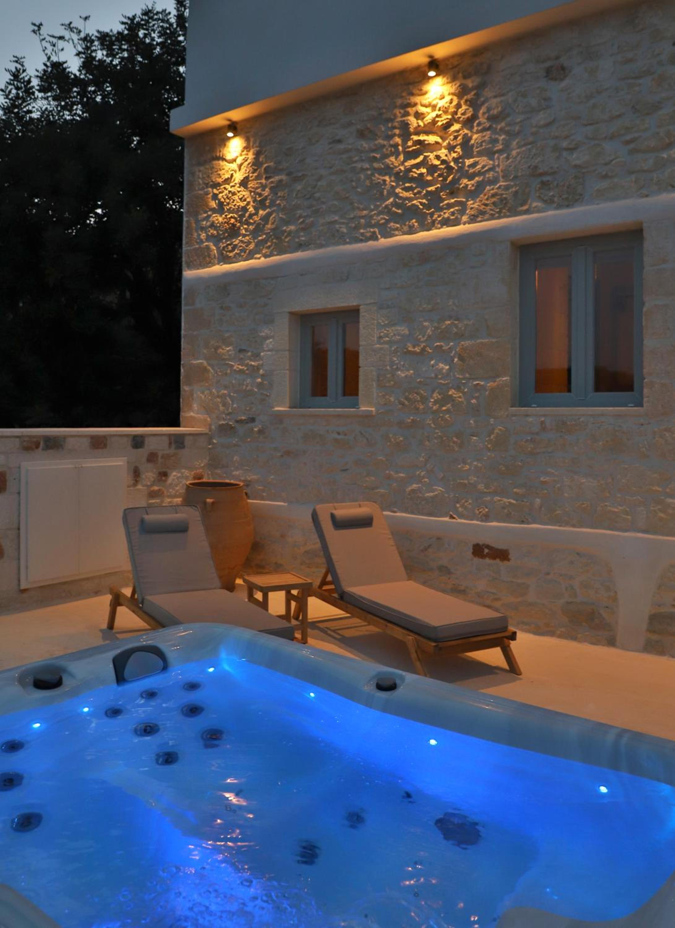 Amvikas suites-Sitia, by Comfortbnb