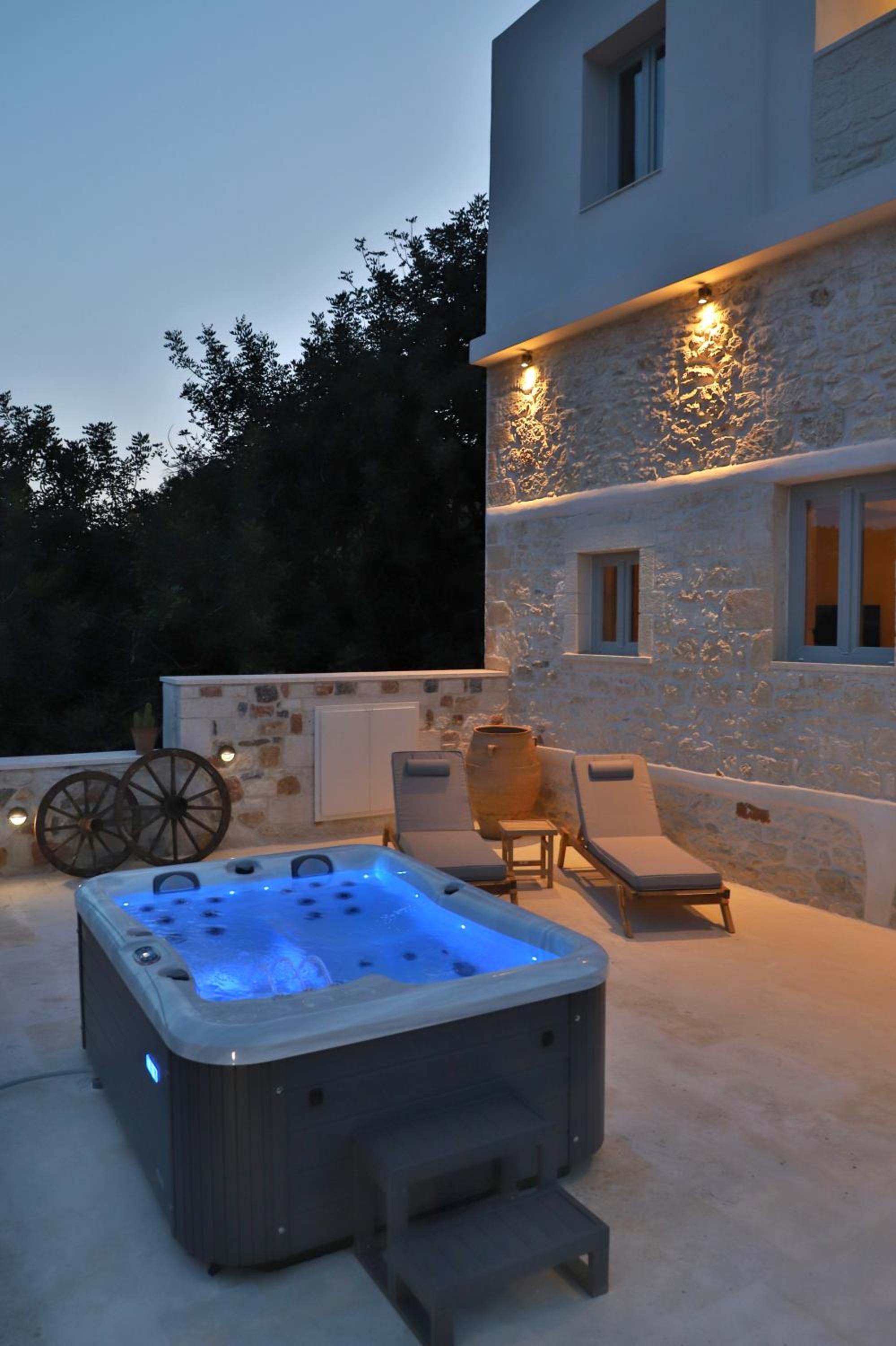 Amvikas suites-Sitia, by Comfortbnb