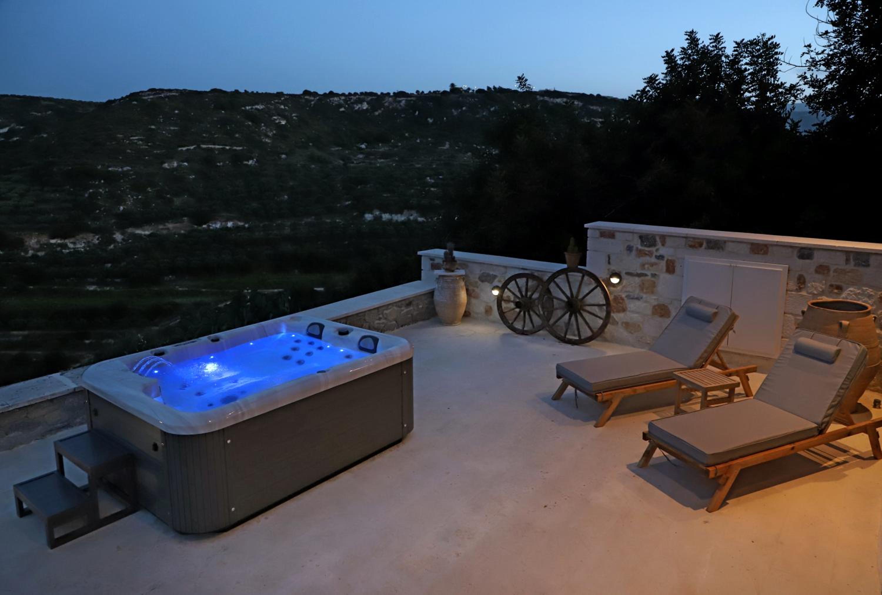 Amvikas suites-Sitia, by Comfortbnb