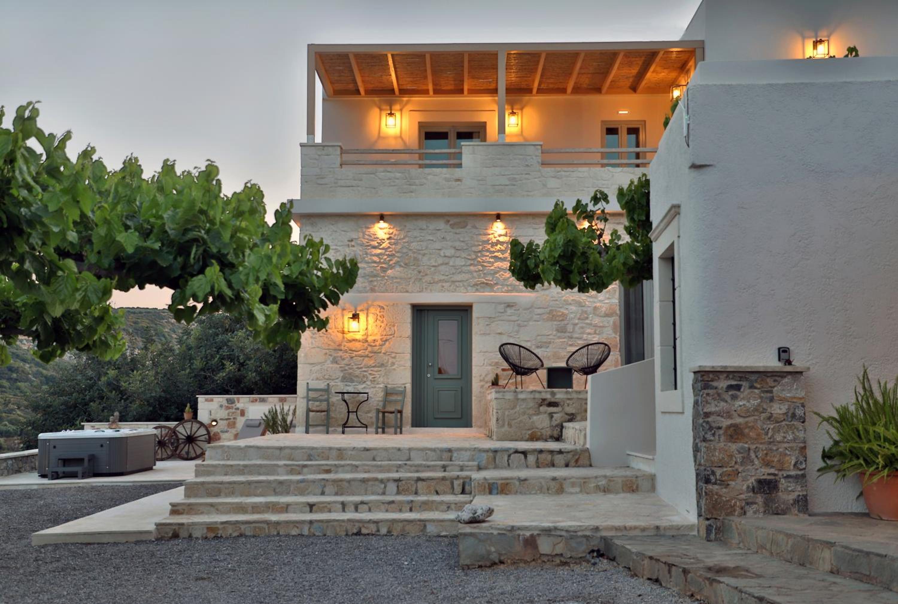 Amvikas suites-Sitia, by Comfortbnb