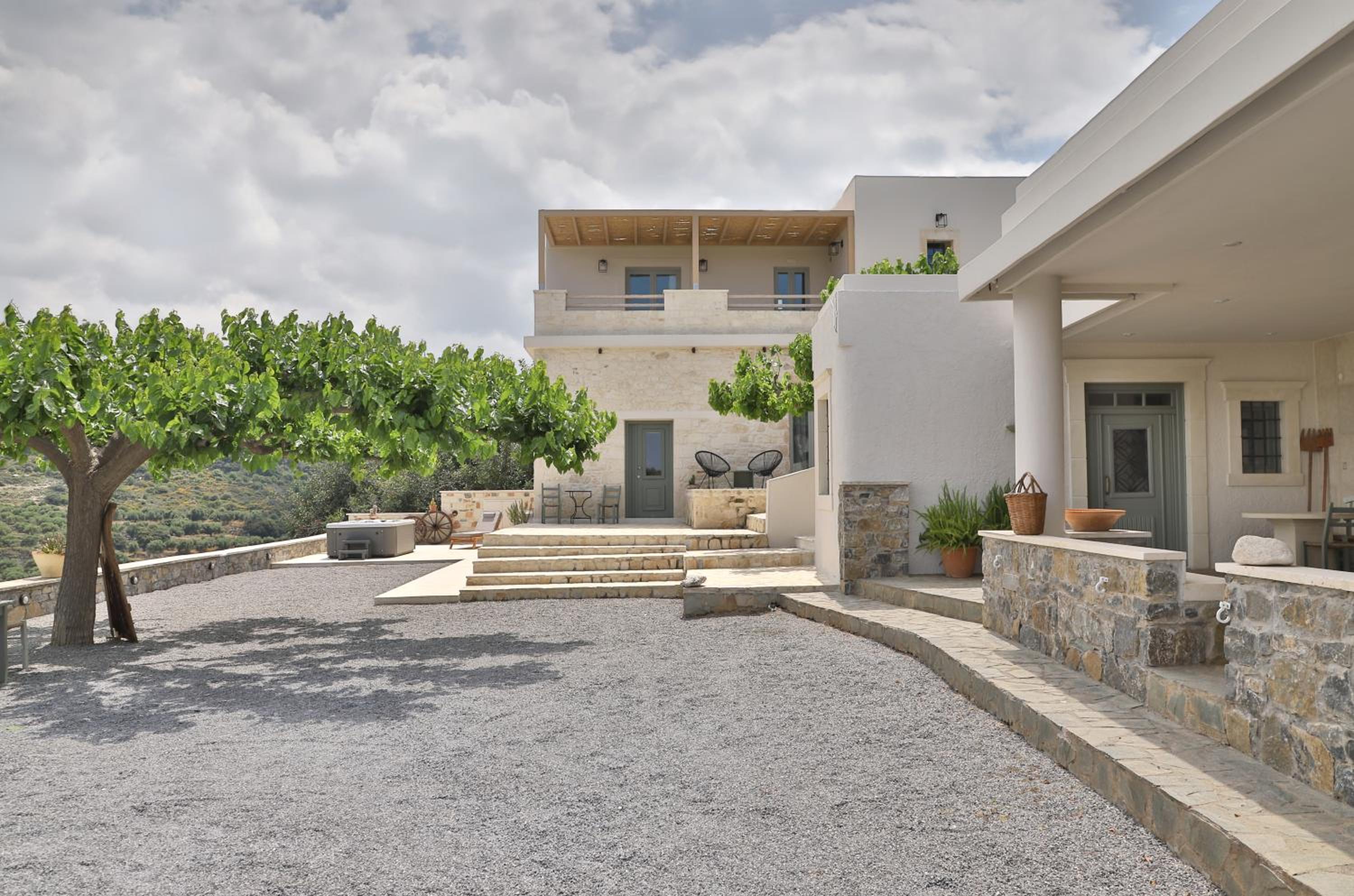Amvikas suites-Sitia, by Comfortbnb