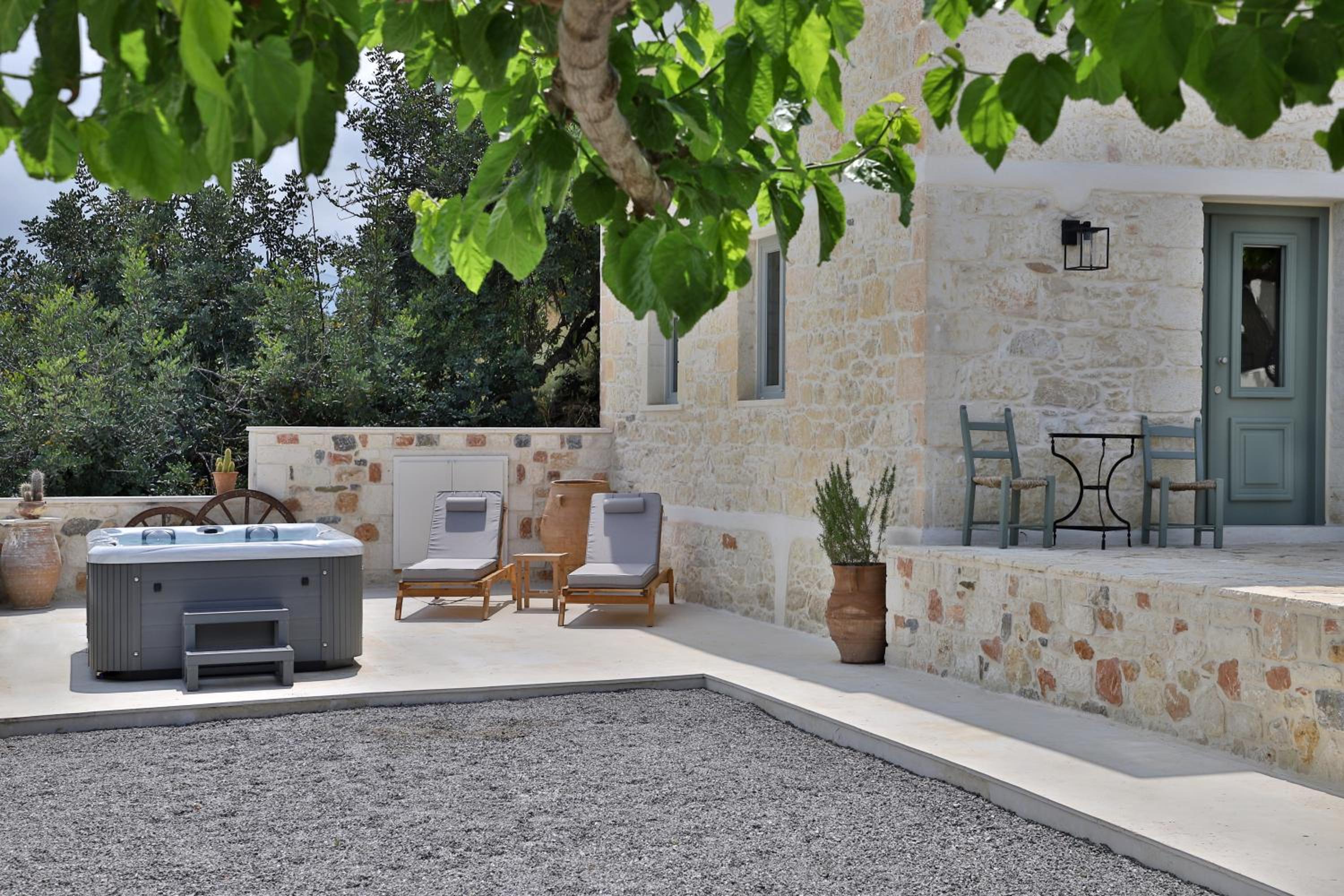 Amvikas suites-Sitia, by Comfortbnb