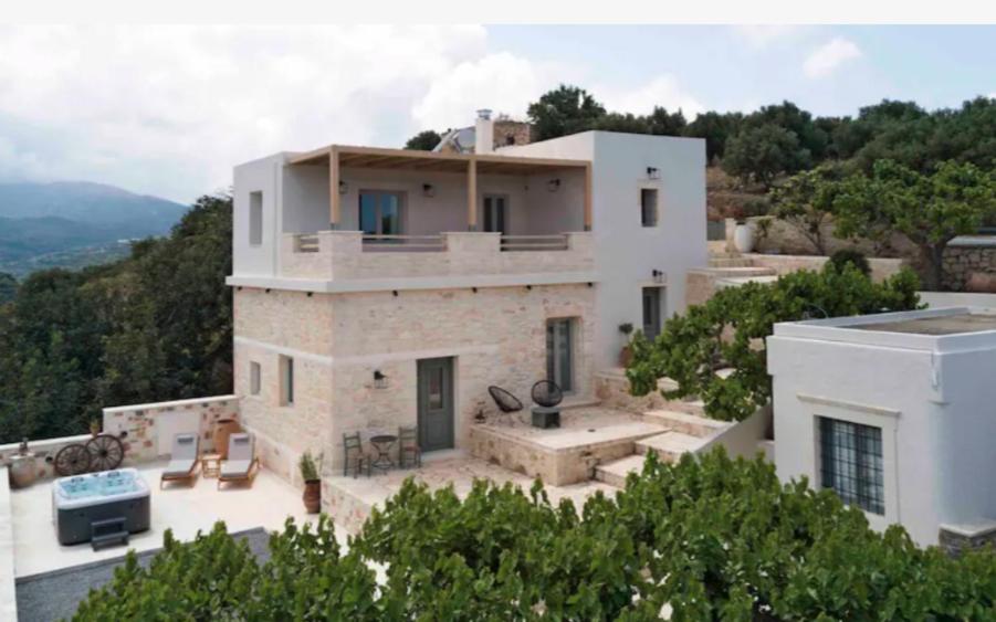 Amvikas suites-Sitia, by Comfortbnb
