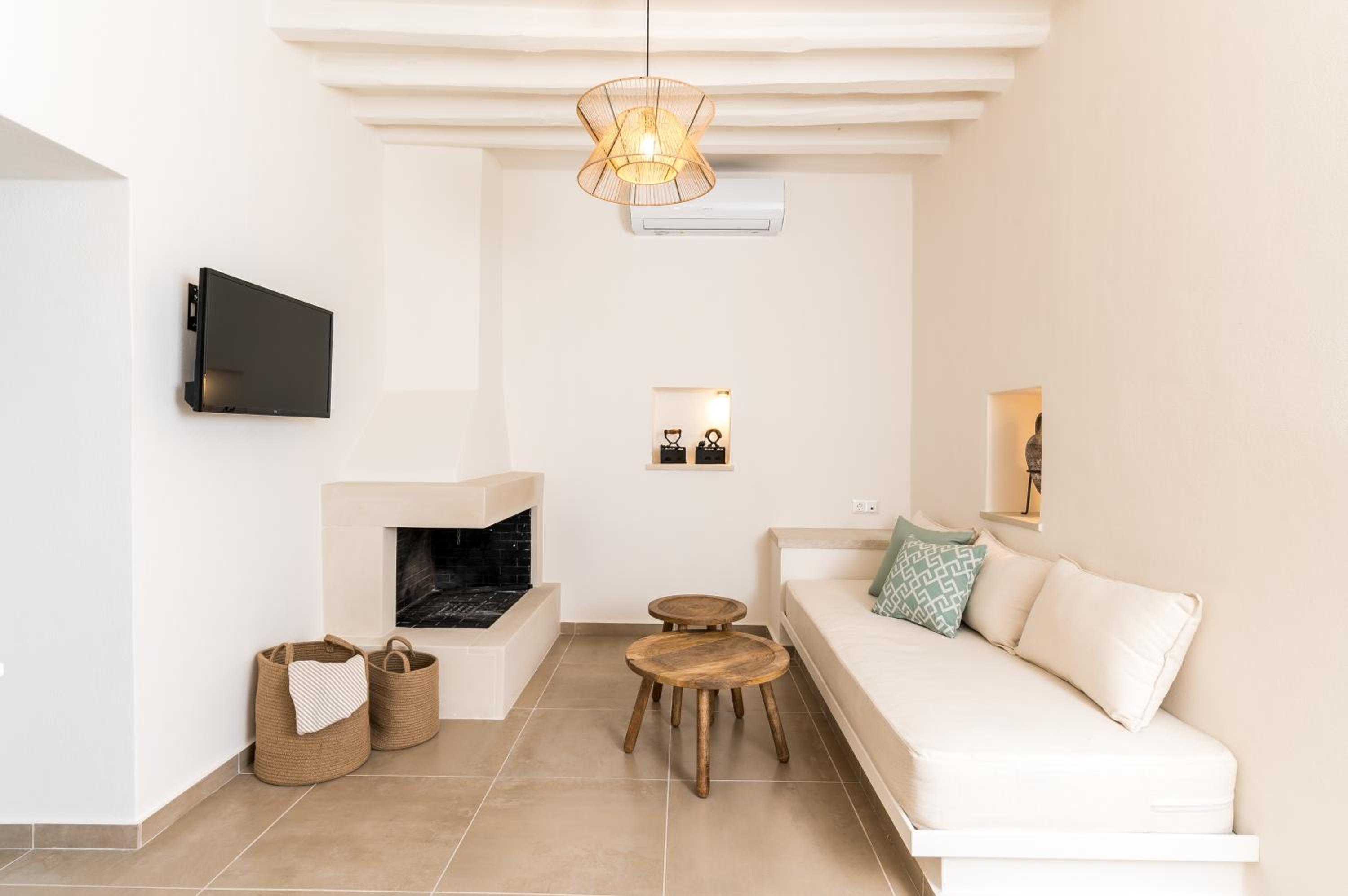Amvikas suites-Sitia, by Comfortbnb
