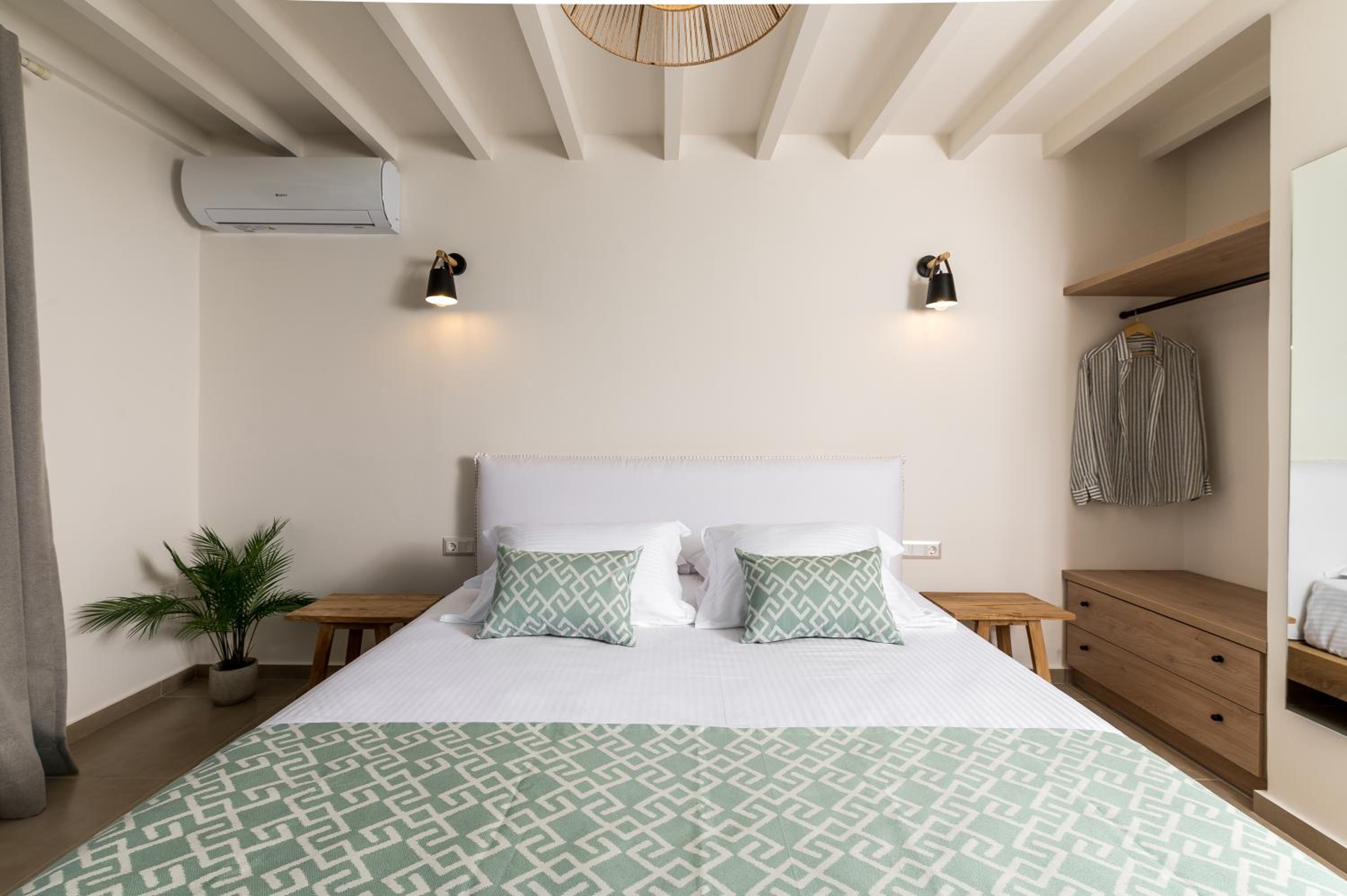 Amvikas suites-Sitia, by Comfortbnb