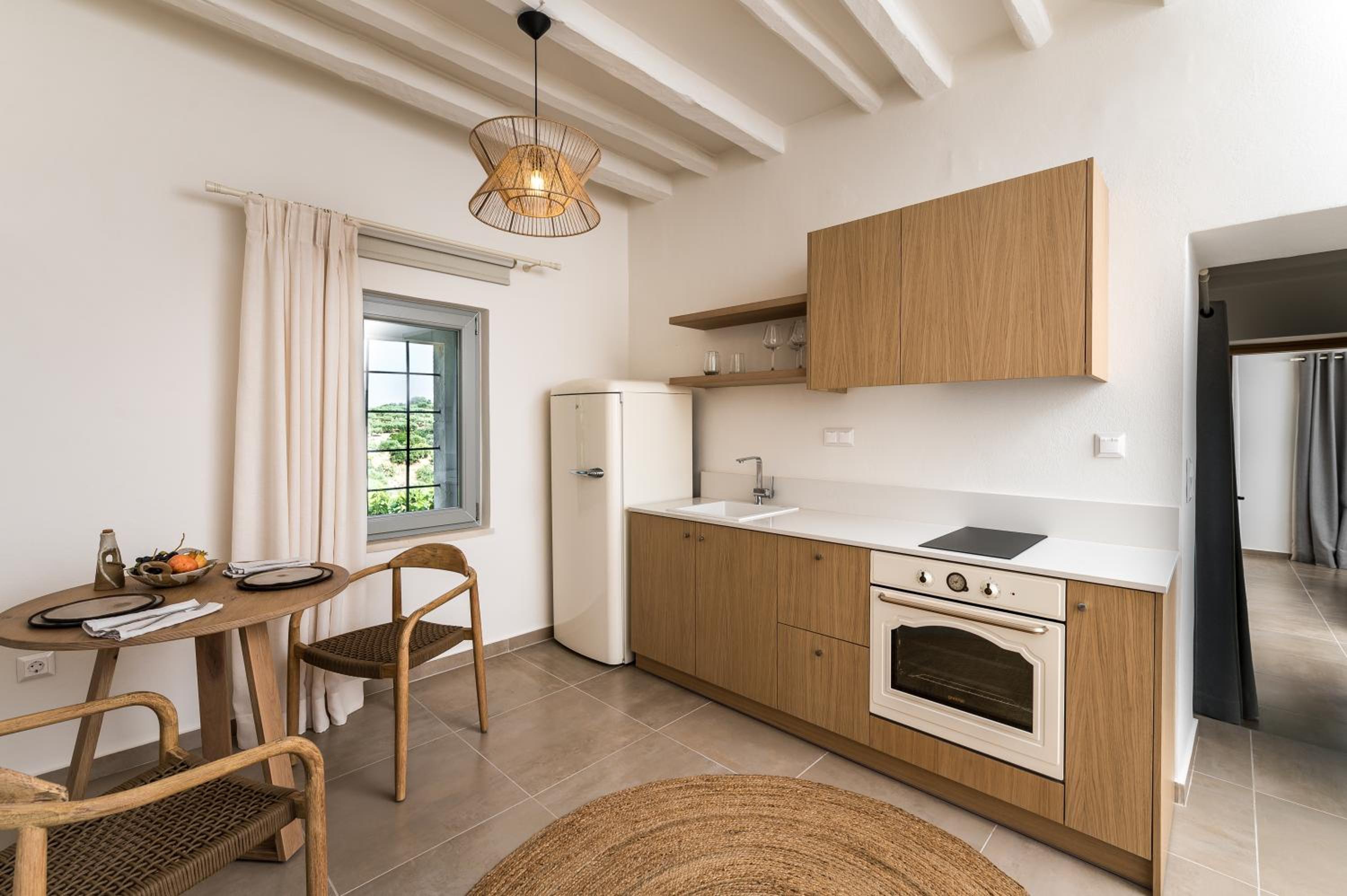 Amvikas suites-Sitia, by Comfortbnb
