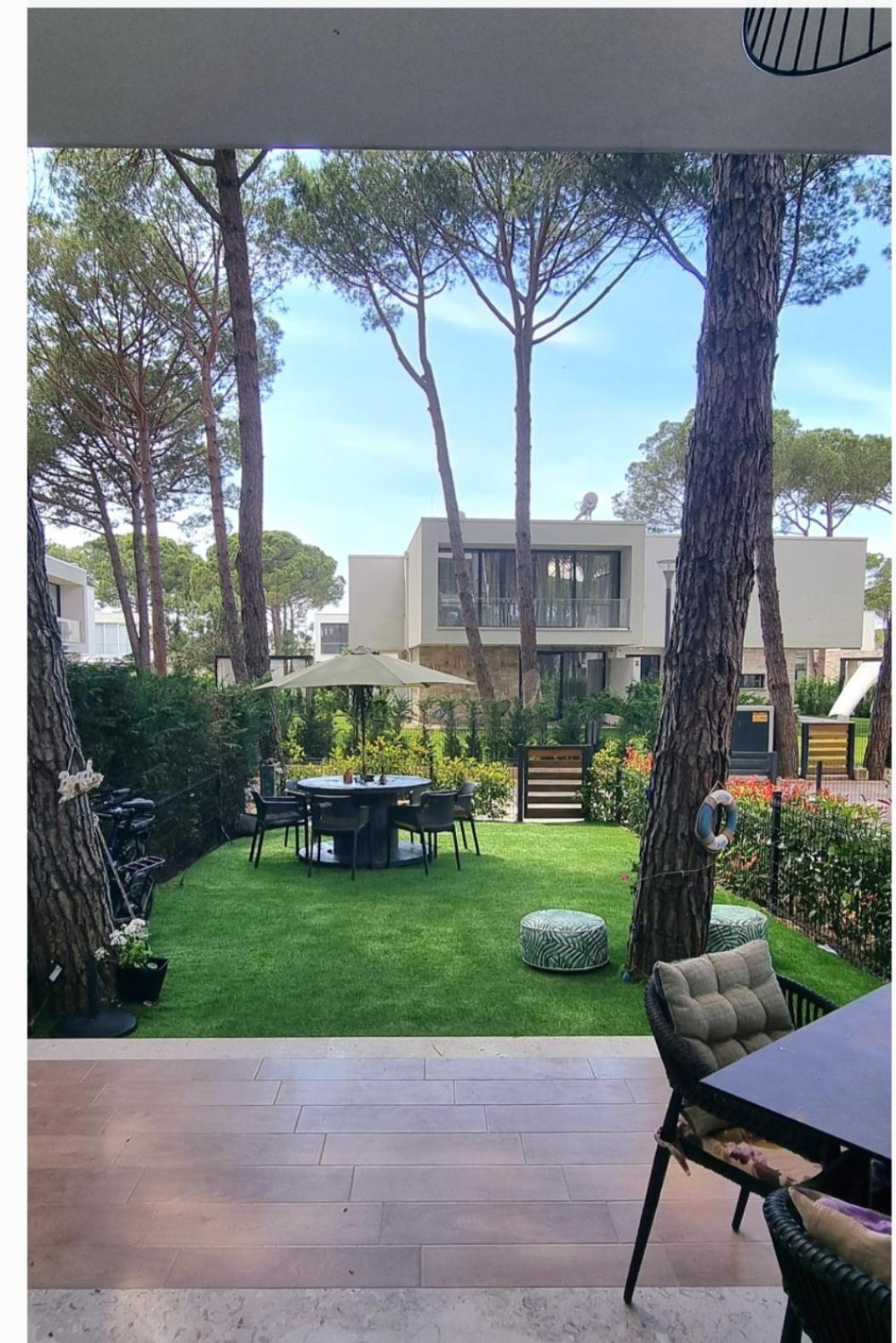 San Pietro Garden Apartment, Lalëz,