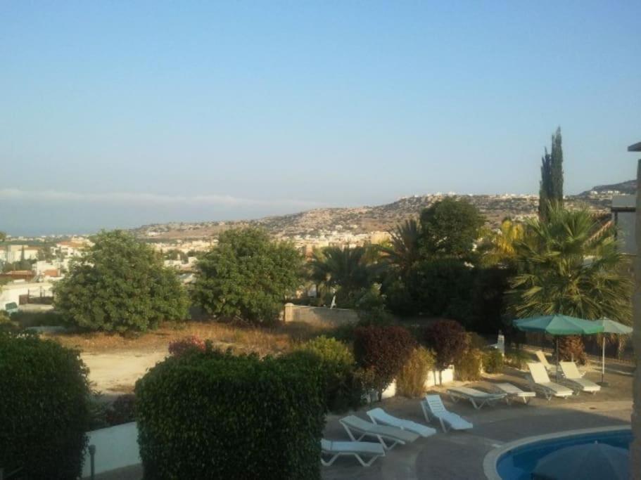 Spacious & Modern 2 Bedroom Apartment in Peyia. view 4