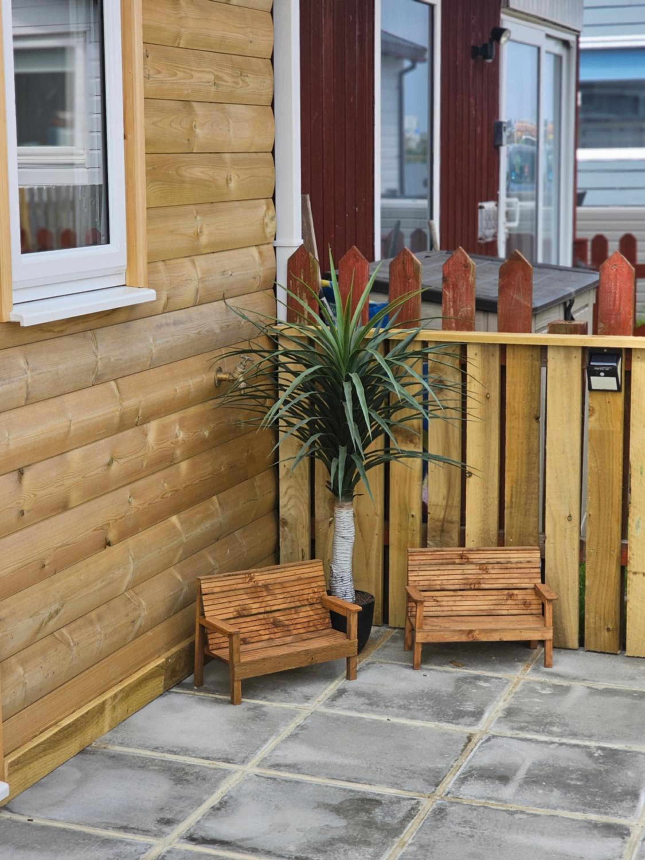 1 Bed Cabin - Sleeps 2 - Pets - 2 Min To Beach view 3