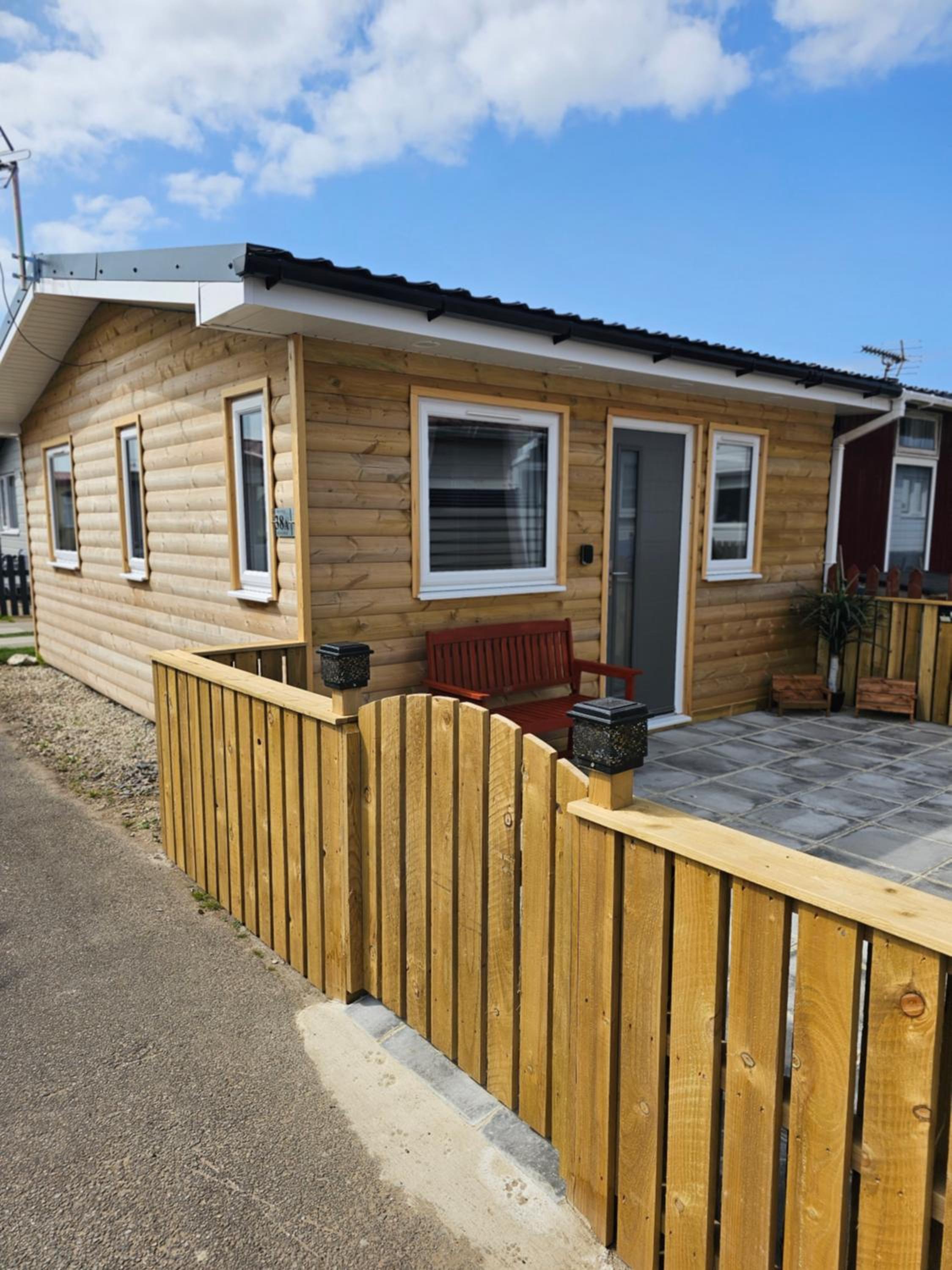 1 Bed Cabin - Sleeps 2 - Pets - 2 Min To Beach view 2