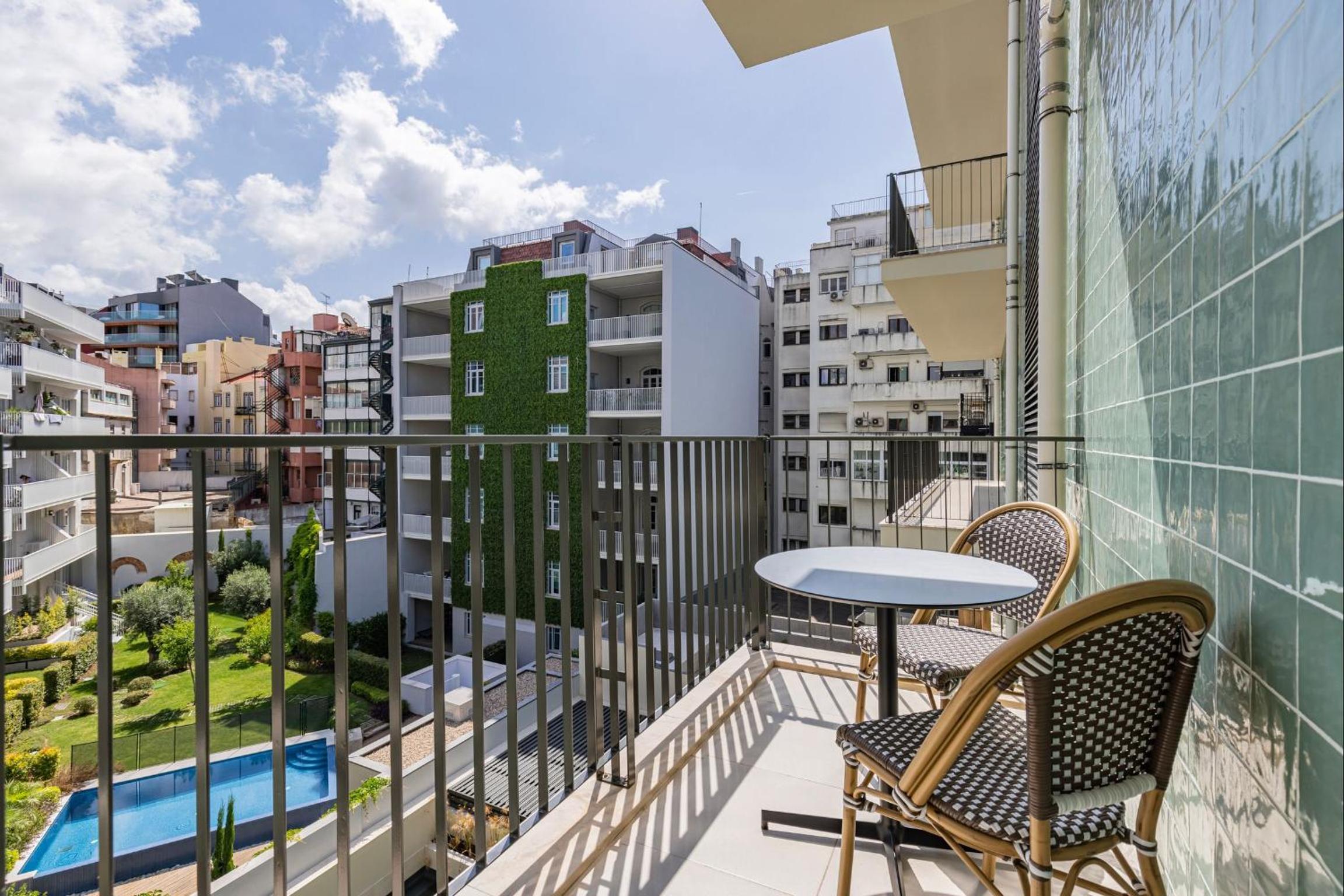 Upscale Apartment in City Center by LovelyStay view 4