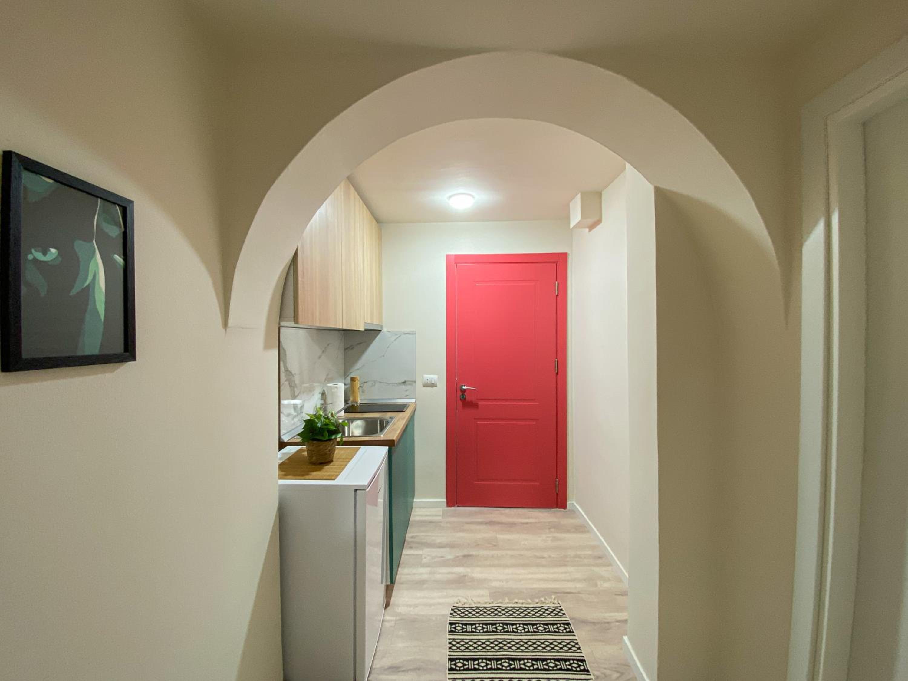 Three doors apartments, Strawberry Studio