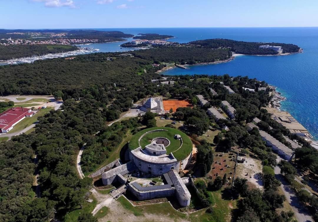 Vila Neyra