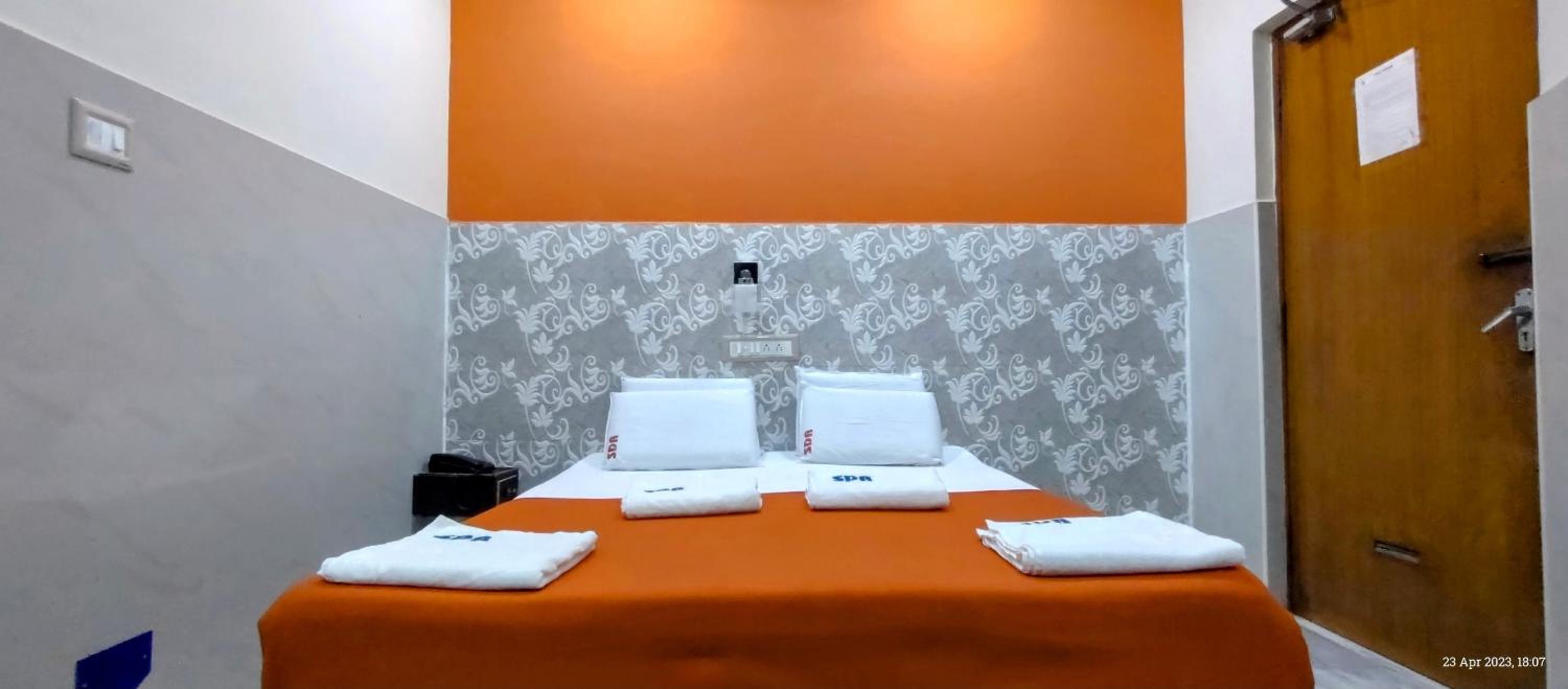 Sarovara Deluxe Rooms