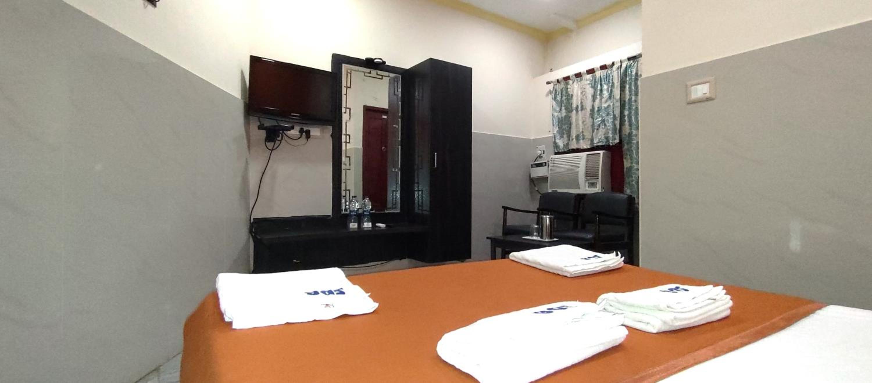 Sarovara Deluxe Rooms
