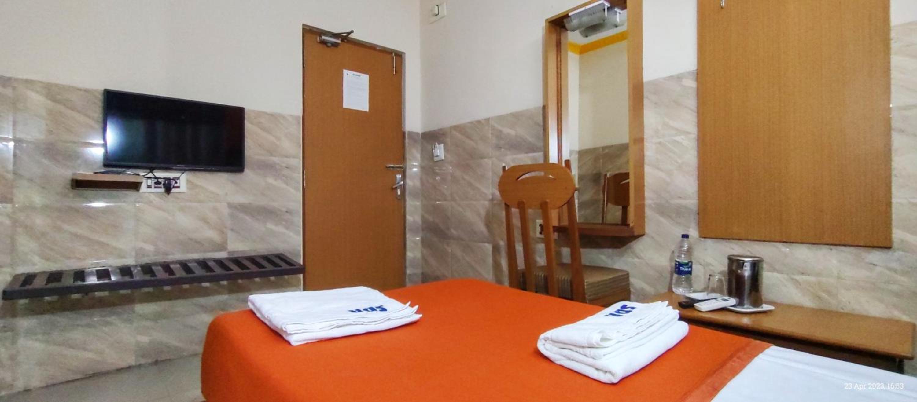 Sarovara Deluxe Rooms