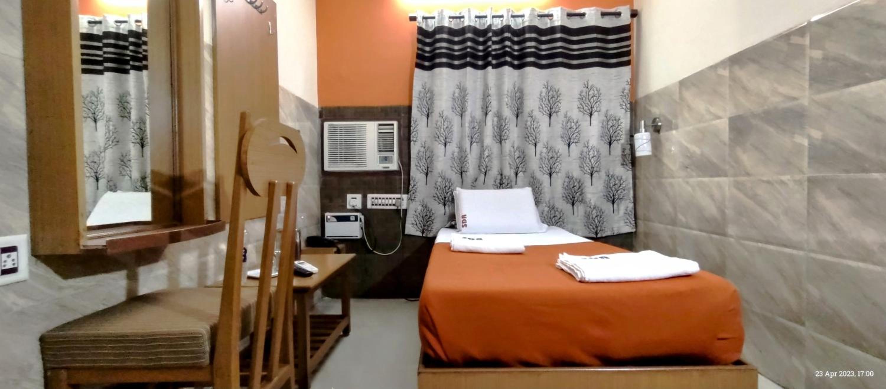 Sarovara Deluxe Rooms