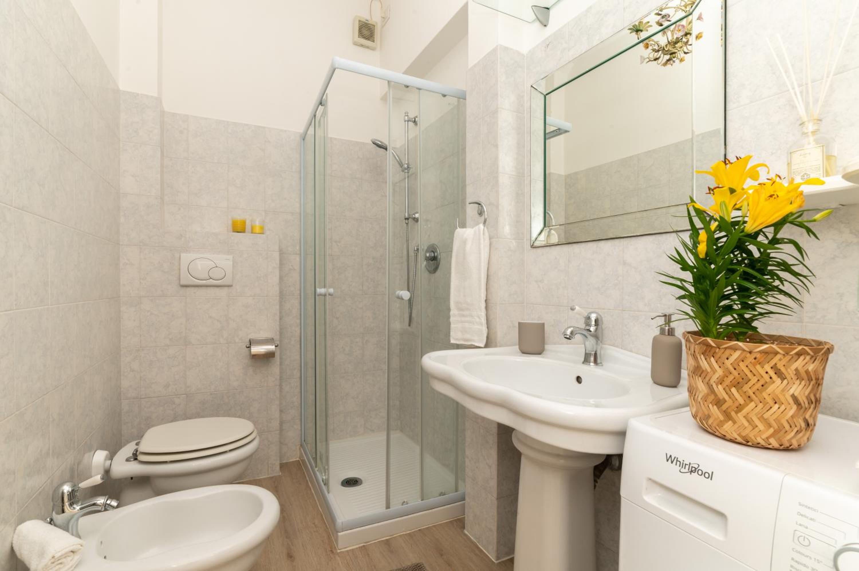 Parma Vacations - Historical Centre Olive Apartment - Property Image 8