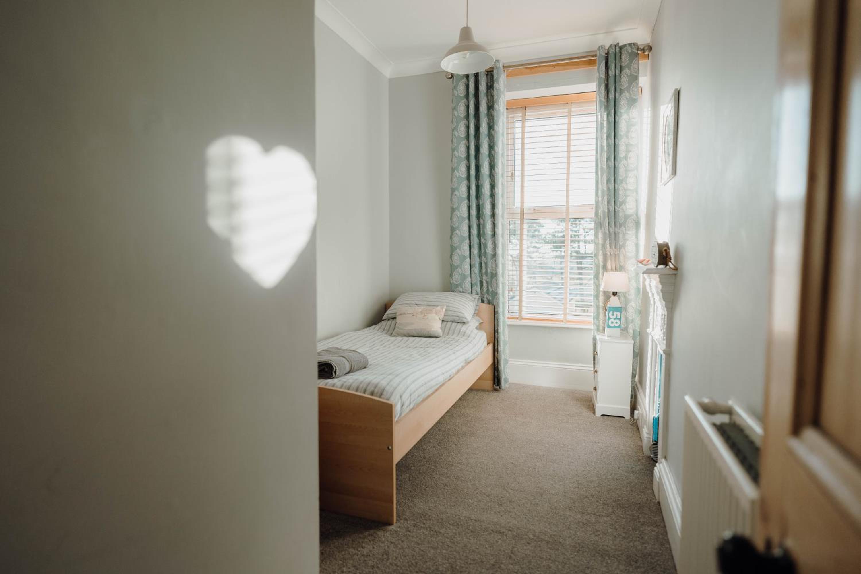 No4 Queens Parade close to Tenby South Beach view 5
