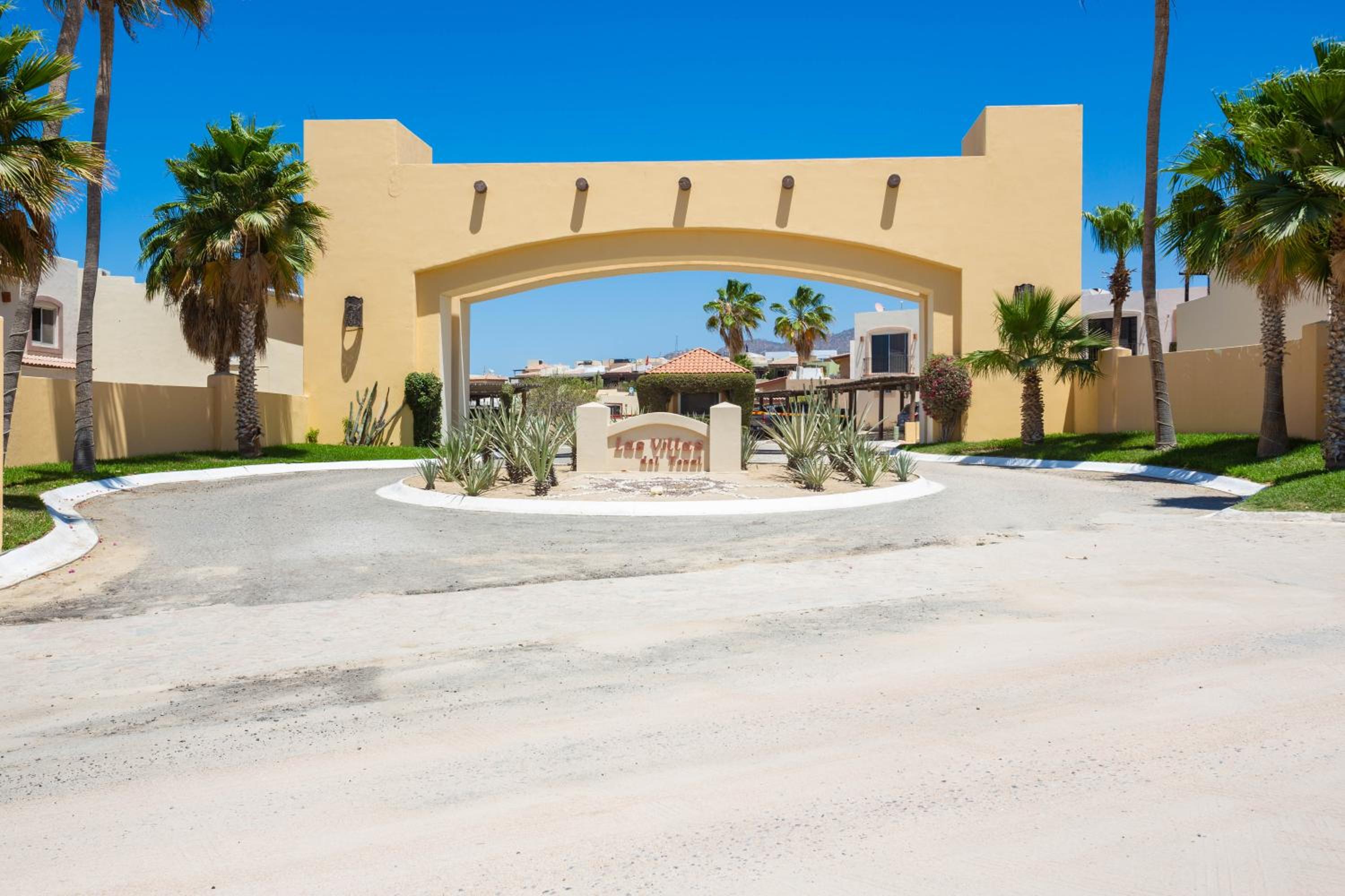 Hotel Casa Lola Land's End Views - Image 1