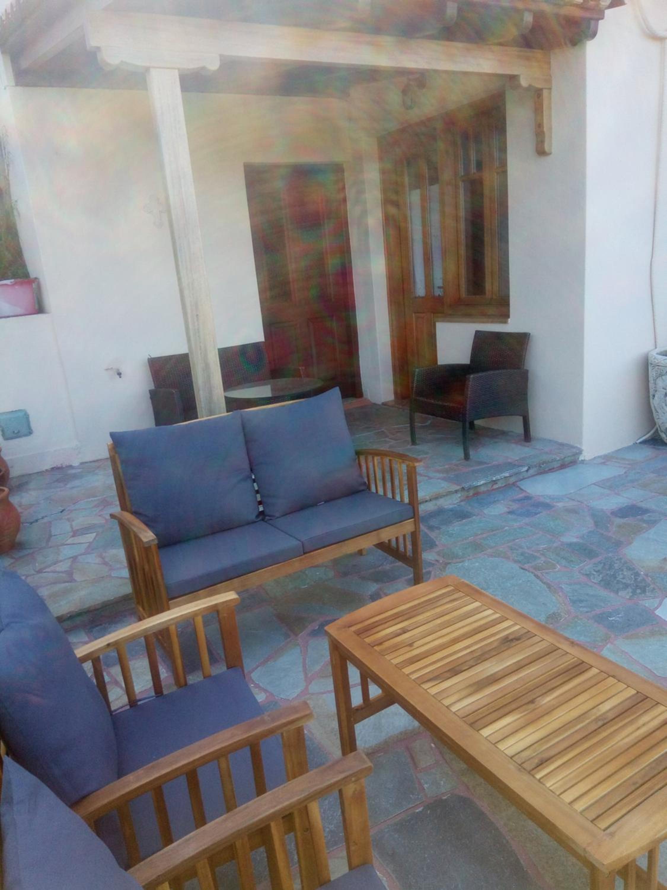 Leni Villa