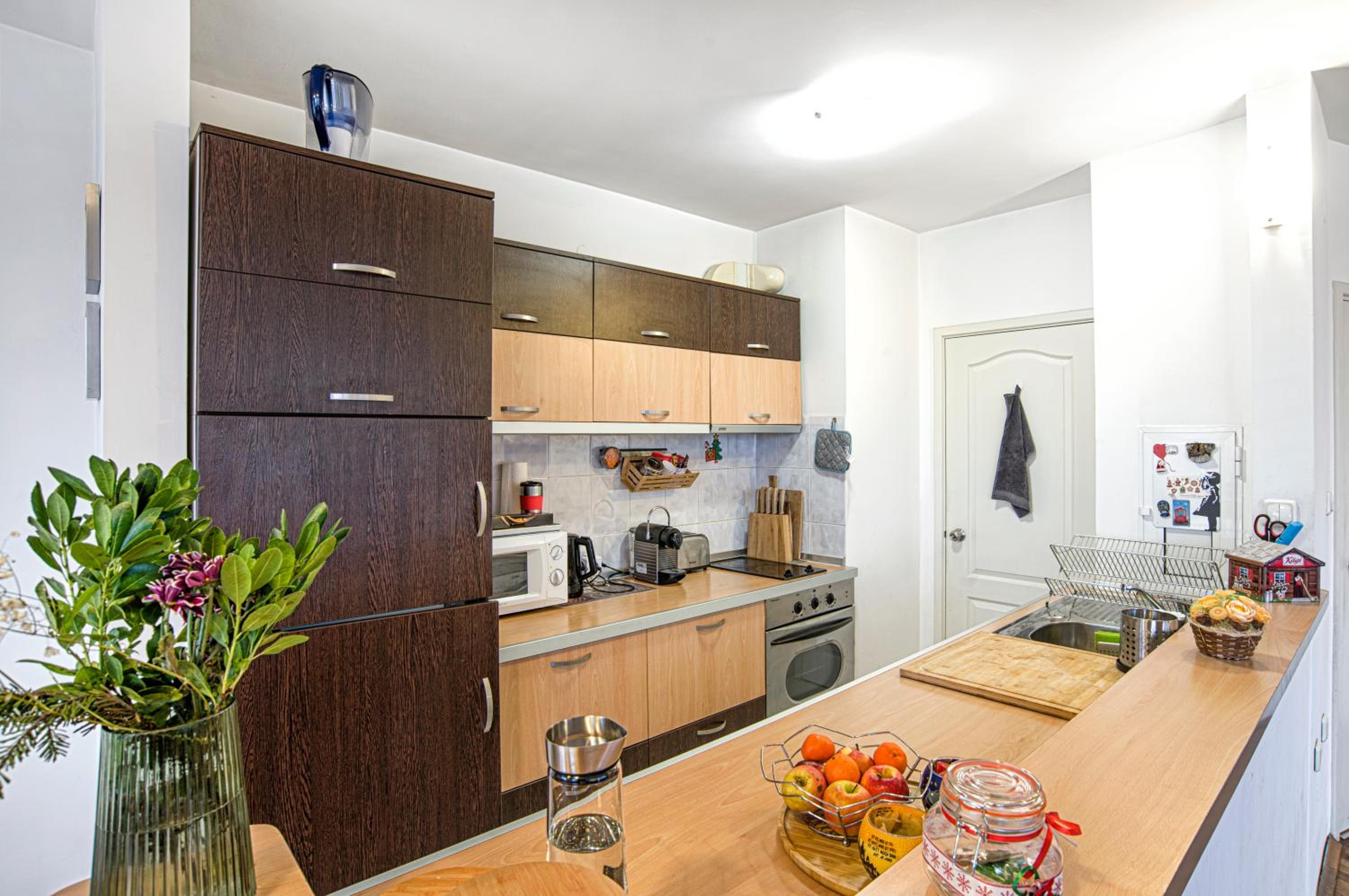 Big 2-Bedroom Apt - Each Stay Triggers Donation to Non-Profit Organisation view 5