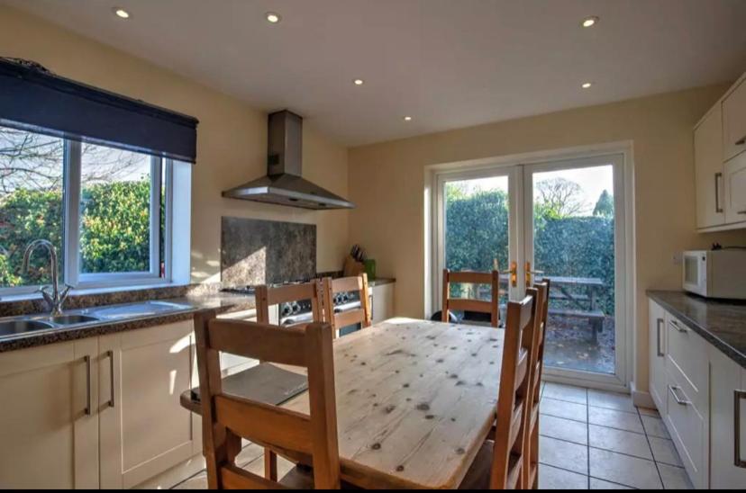 Devonshire -Sleeps 19 in 7 ensuite bedrooms great space for all groups view 4