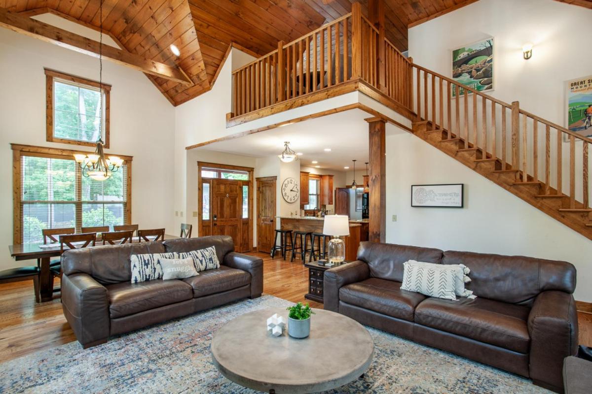 The Peaceful Perch Fireplace Community Amenities