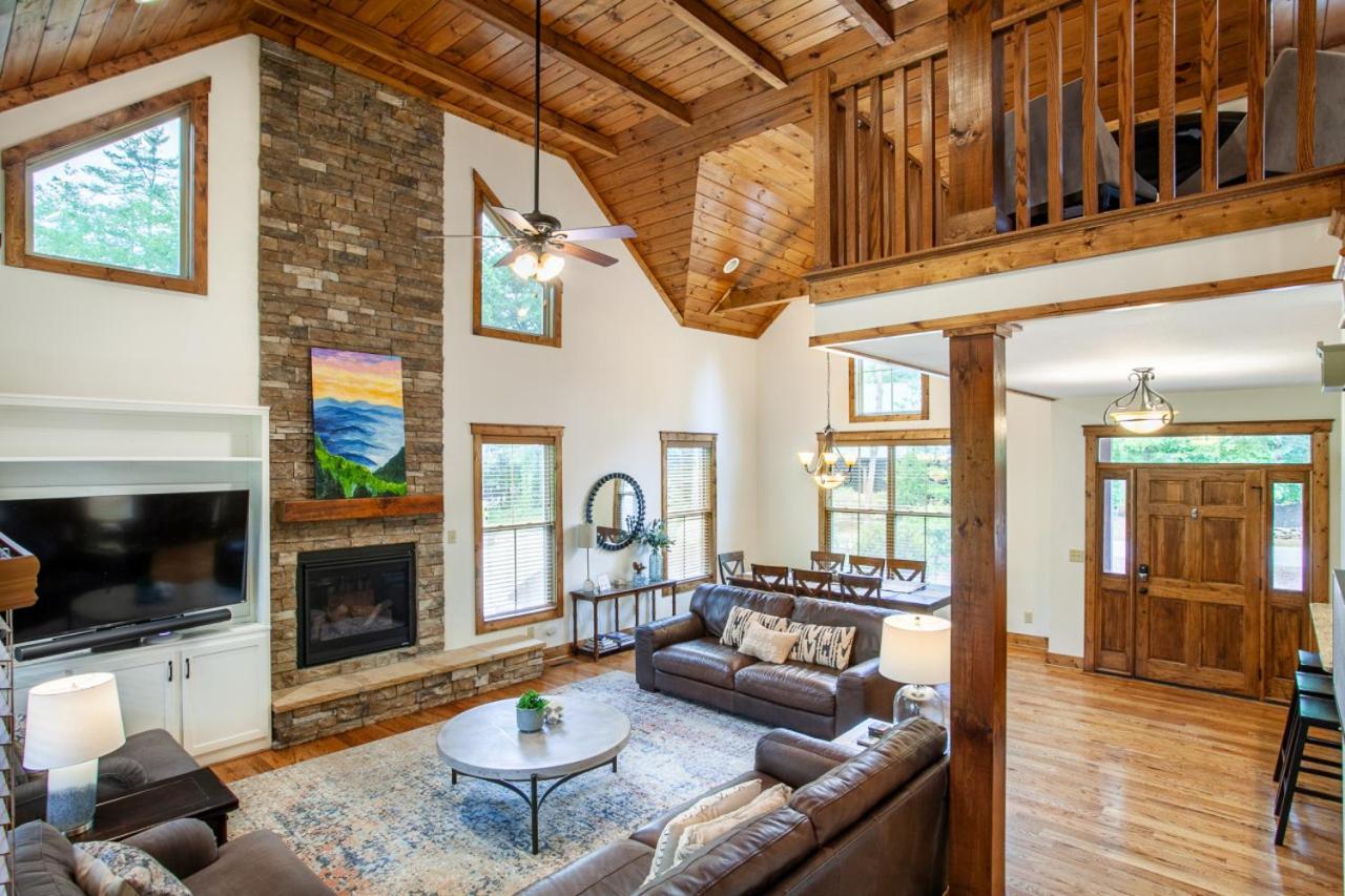 The Peaceful Perch Fireplace Community Amenities