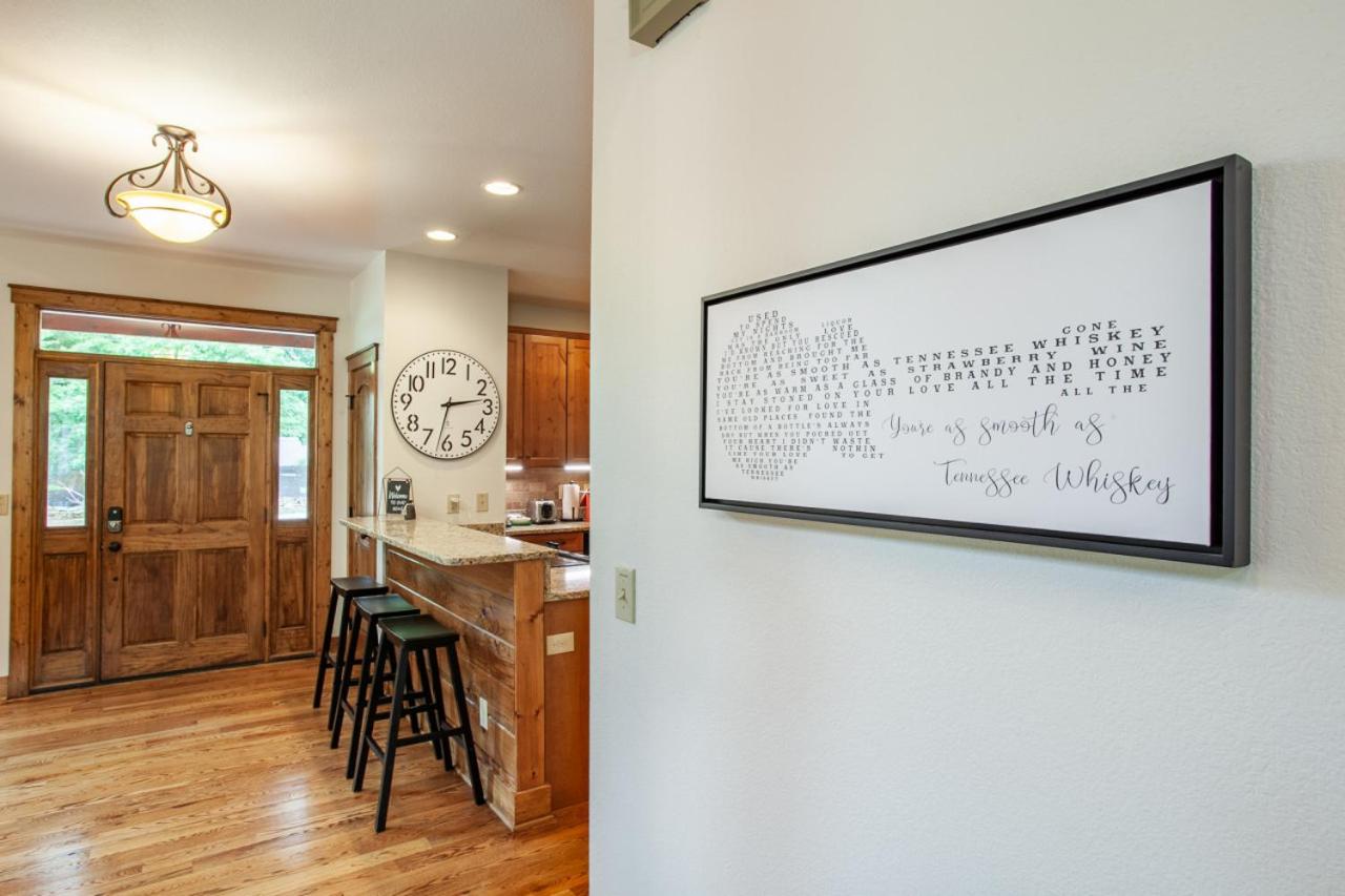 The Peaceful Perch Fireplace Community Amenities