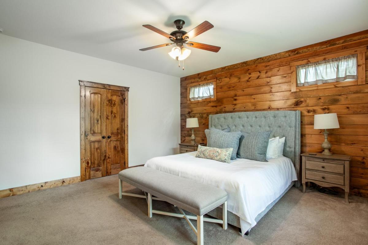 The Peaceful Perch Fireplace Community Amenities