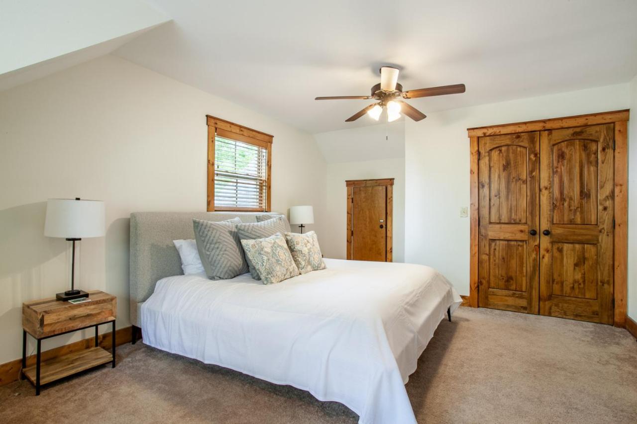 The Peaceful Perch Fireplace Community Amenities