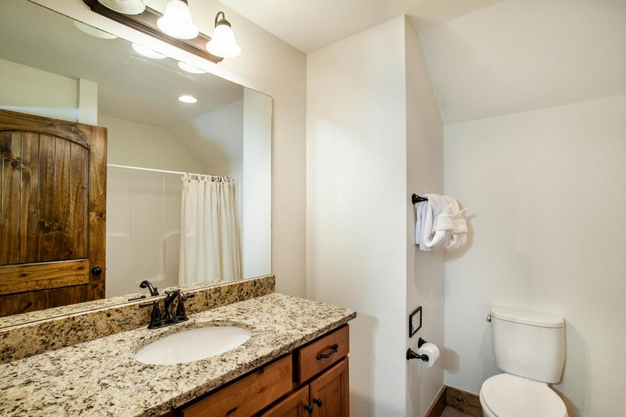 The Peaceful Perch Fireplace Community Amenities