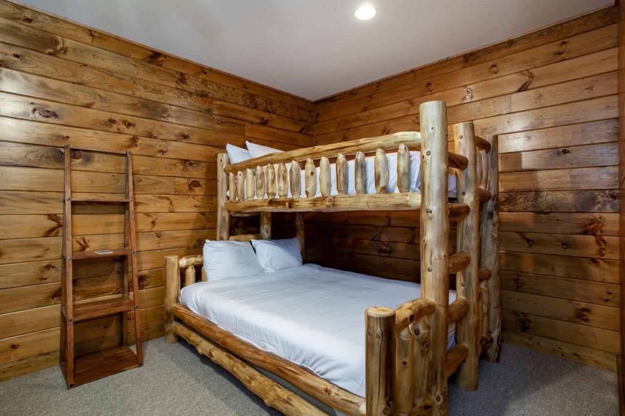 The Peaceful Perch Fireplace Community Amenities