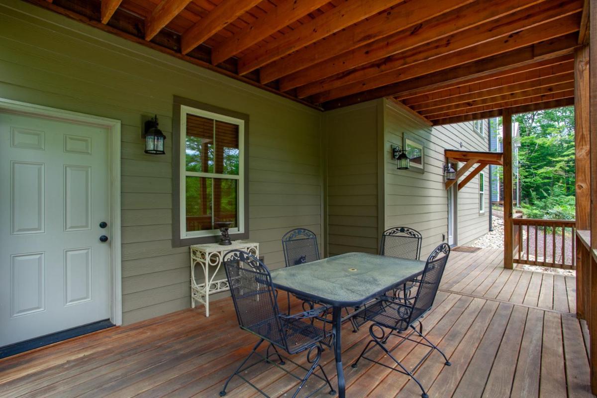 The Peaceful Perch Fireplace Community Amenities