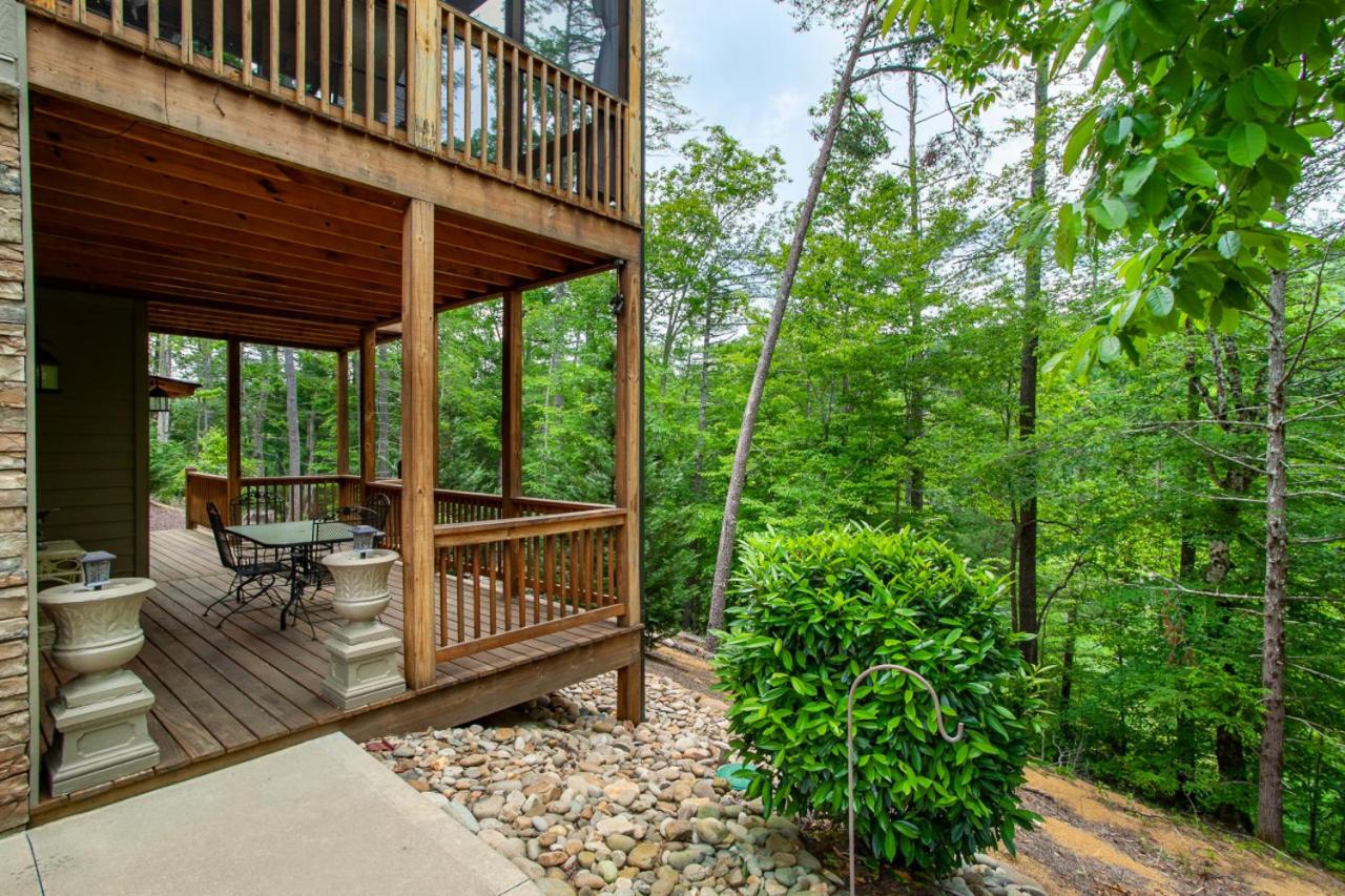 The Peaceful Perch Fireplace Community Amenities
