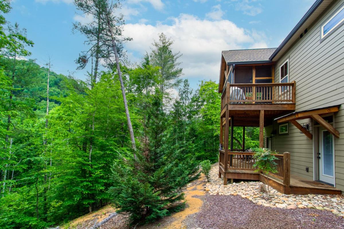 The Peaceful Perch Fireplace Community Amenities