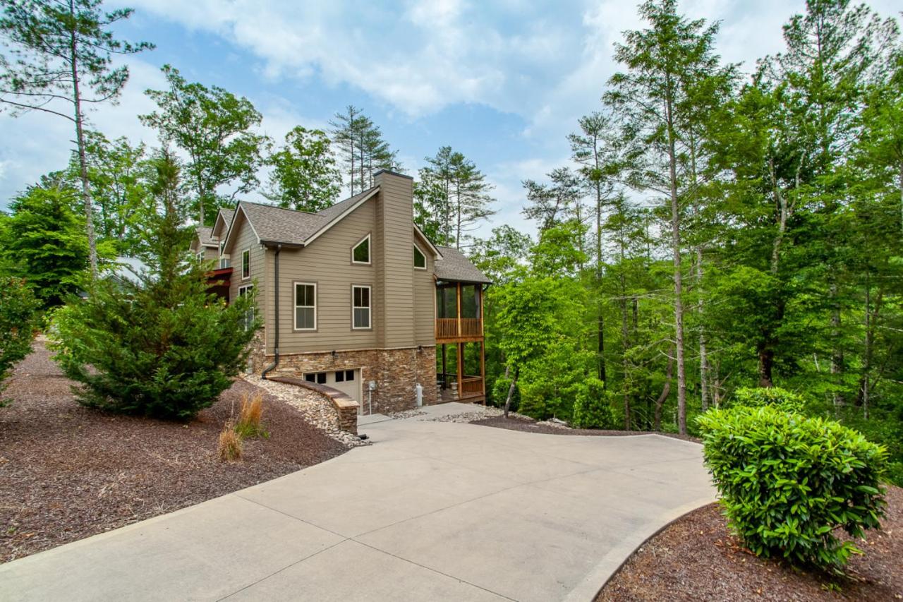 The Peaceful Perch Fireplace Community Amenities